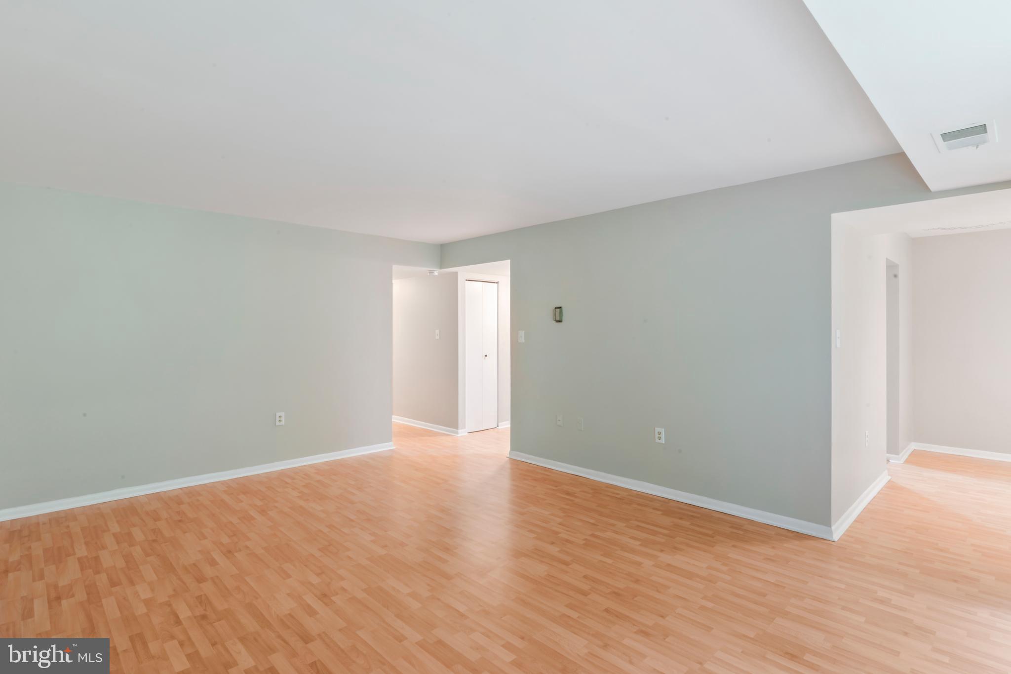 1422 NORTHGATE SQUARE 12B