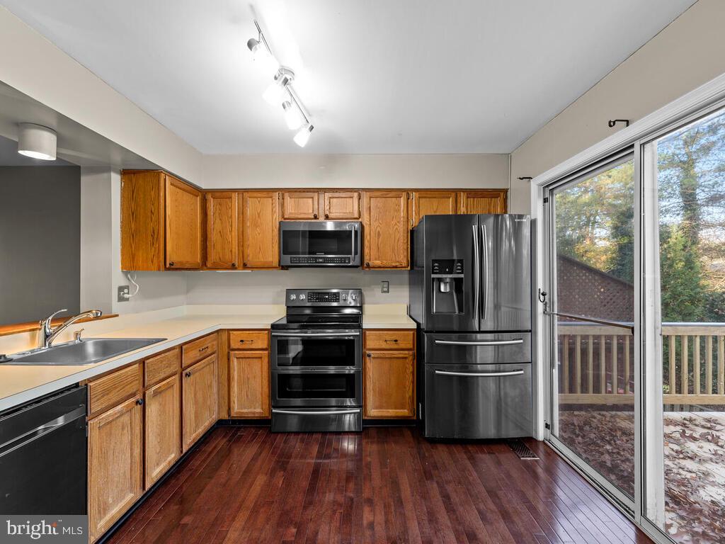 HICKORY RIDGE - Residential Lease