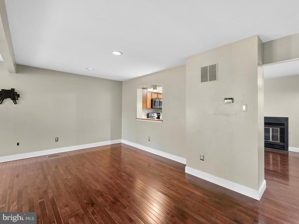 HICKORY RIDGE - Residential Lease