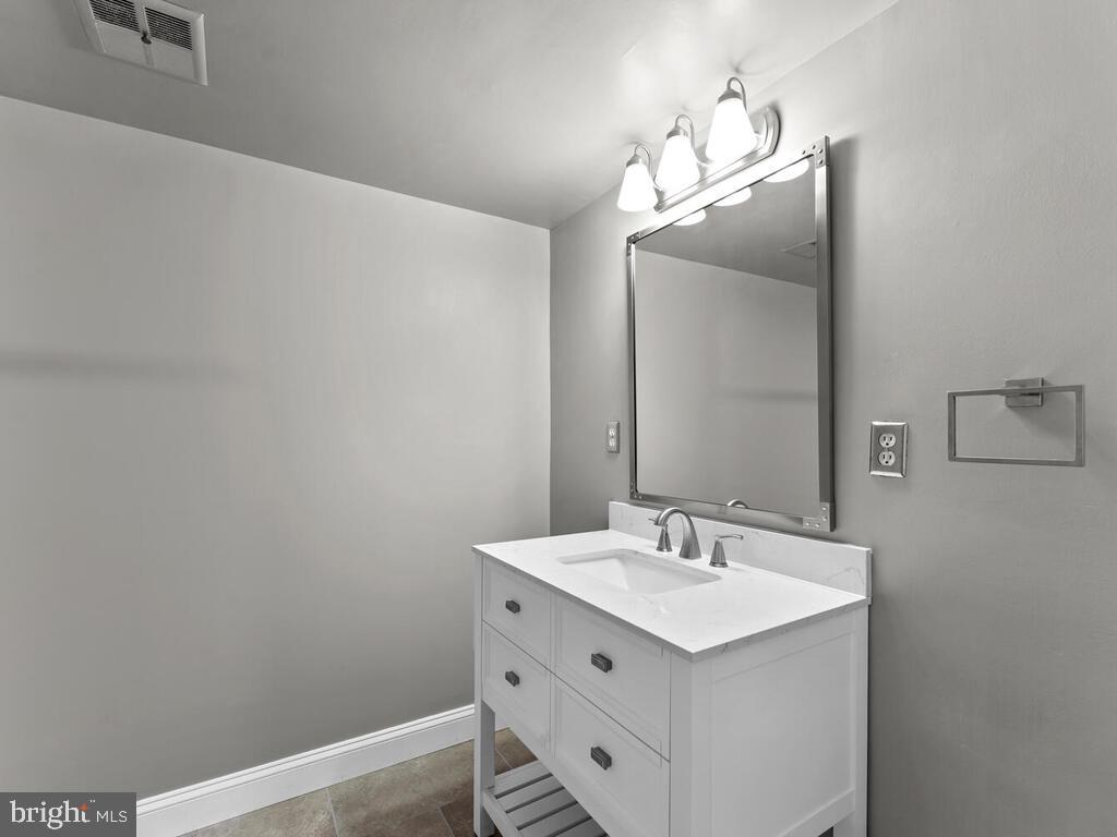 HICKORY RIDGE - Residential Lease