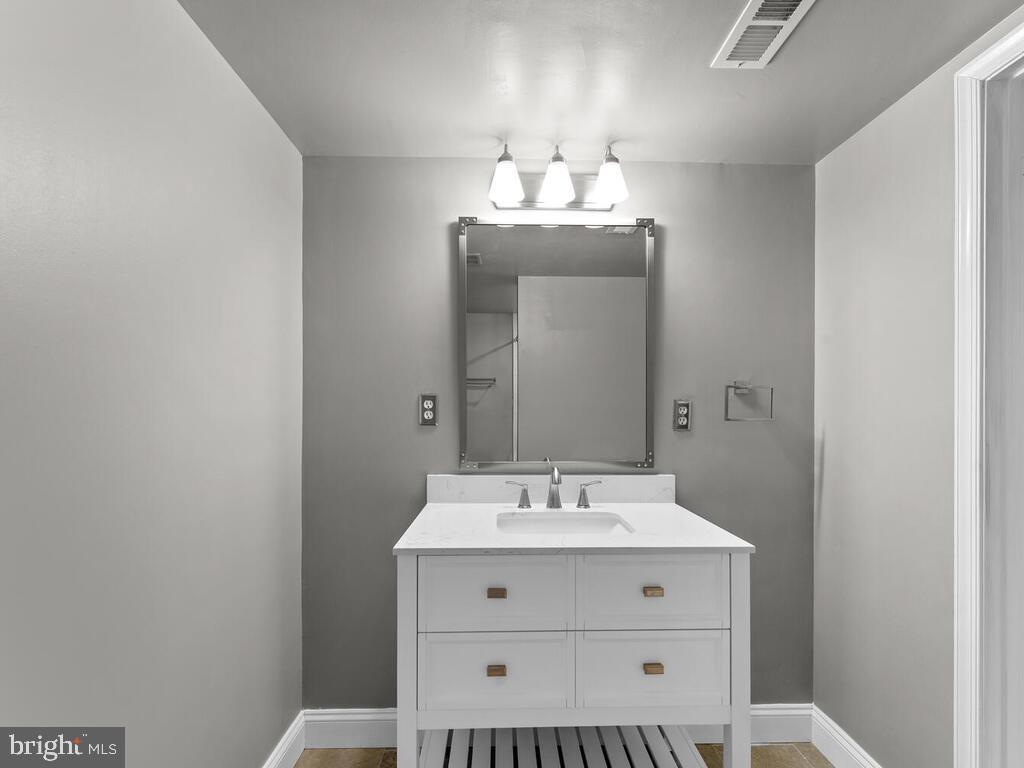 HICKORY RIDGE - Residential Lease