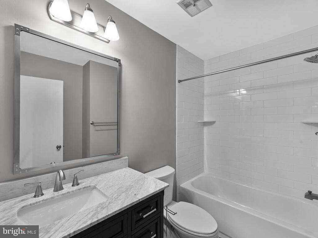 HICKORY RIDGE - Residential Lease