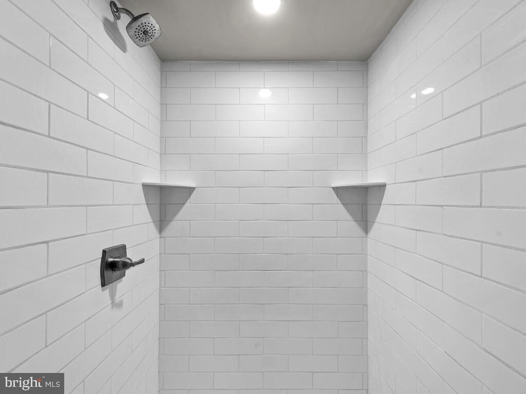 HICKORY RIDGE - Residential Lease