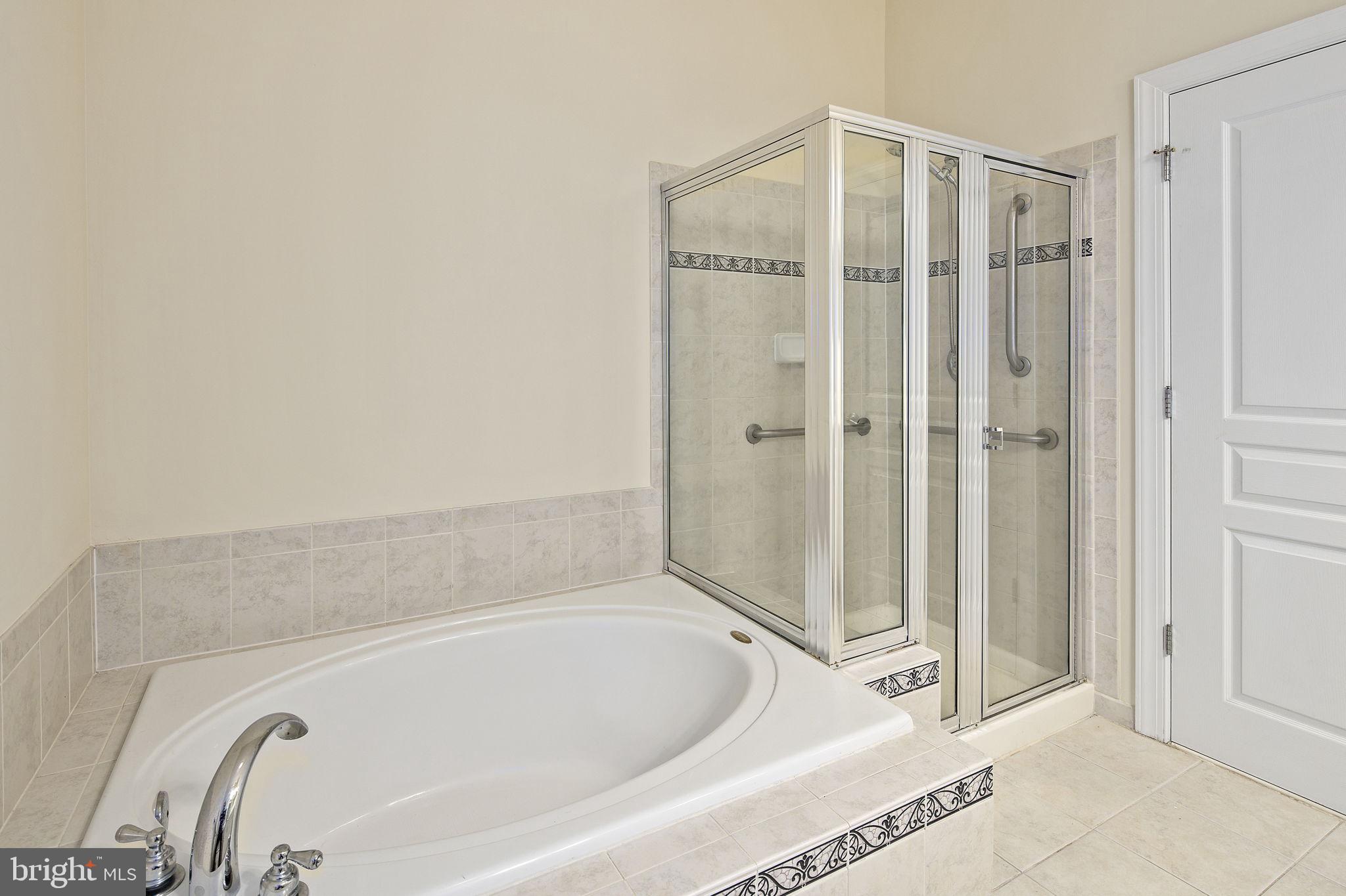 HIDDENBROOK - Residential