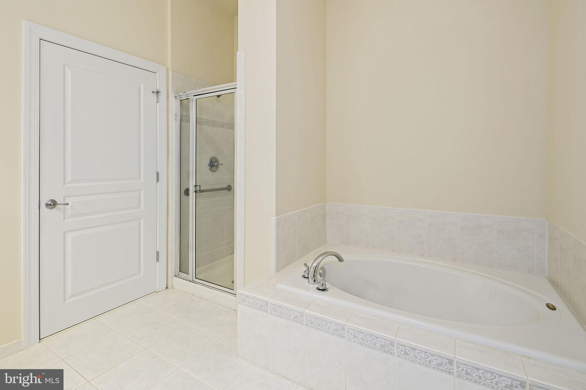 HIDDENBROOK - Residential