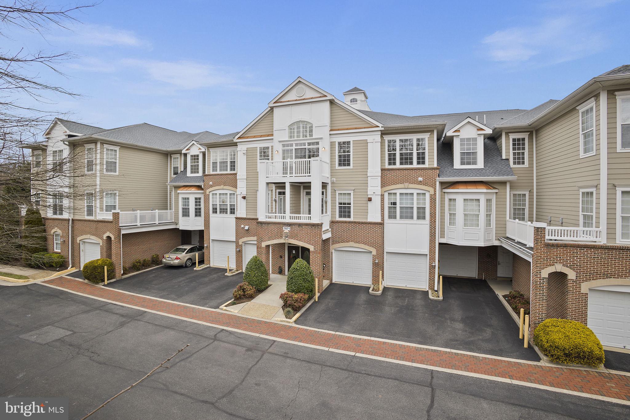 HIDDENBROOK - Residential