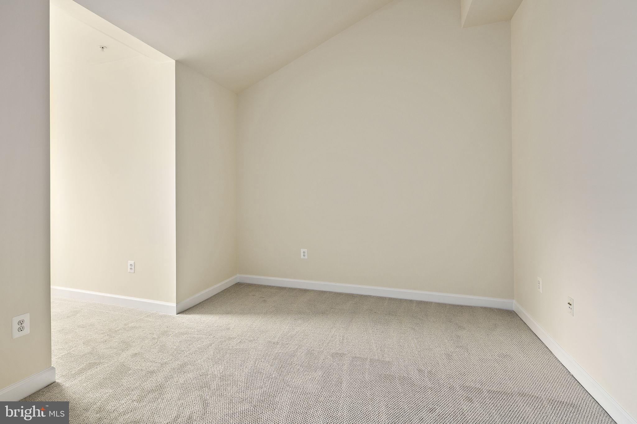 HIDDENBROOK - Residential