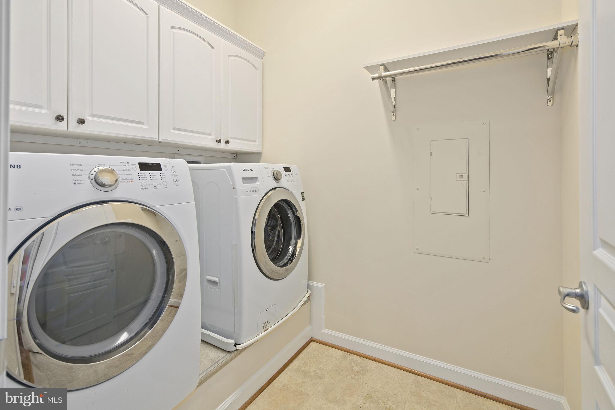 HIDDENBROOK - Residential