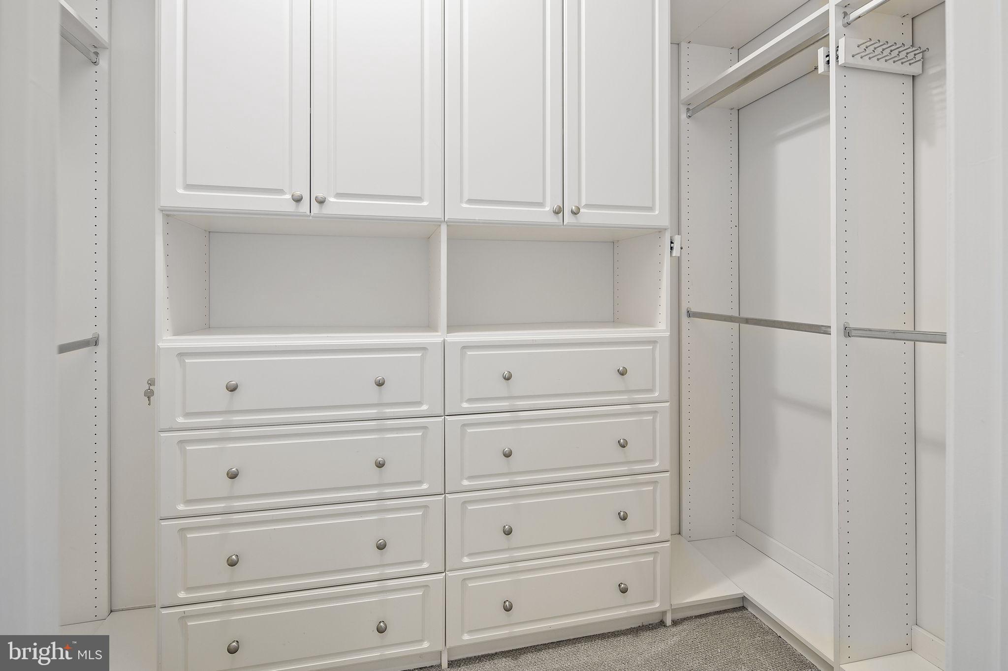 HIDDENBROOK - Residential