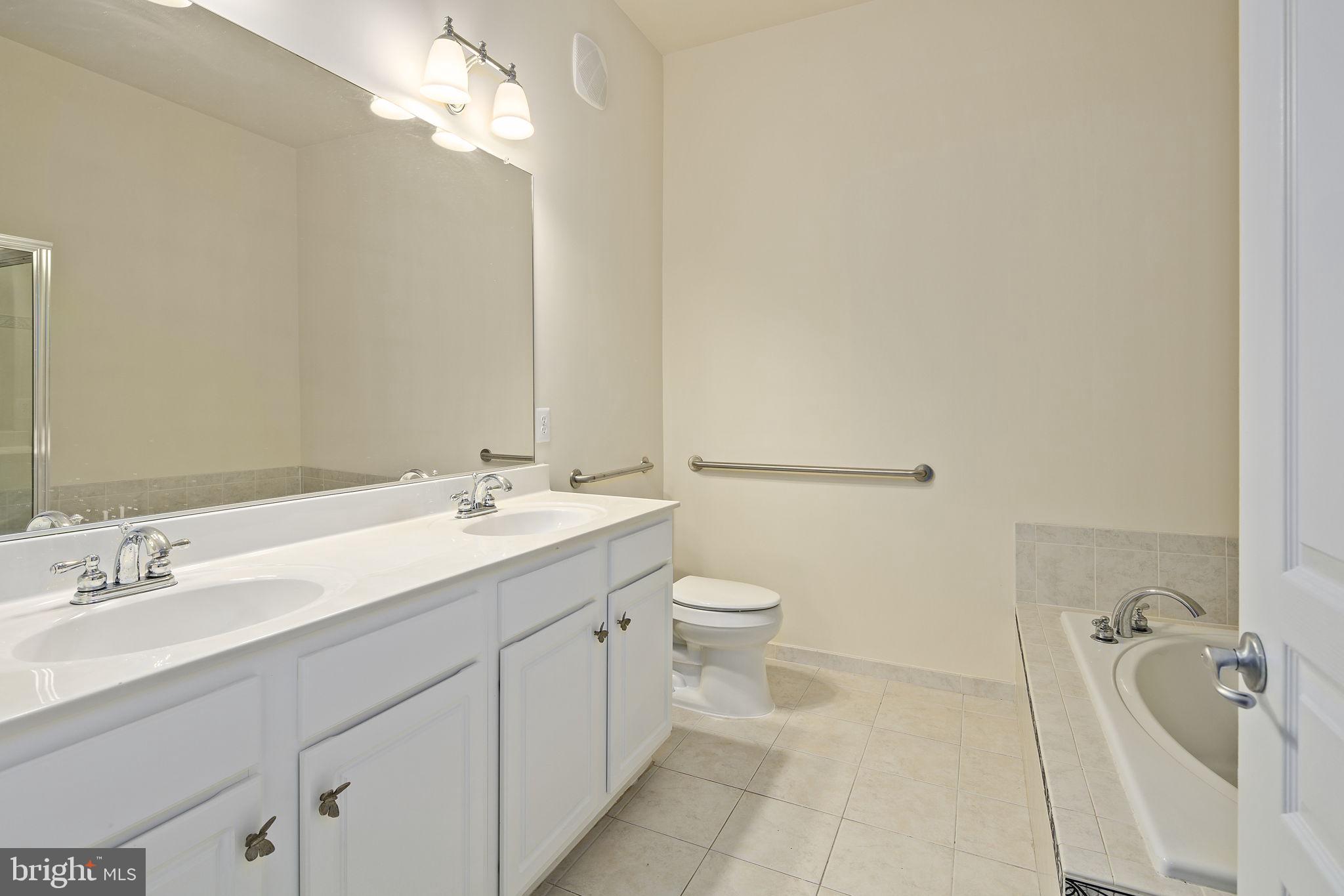 HIDDENBROOK - Residential