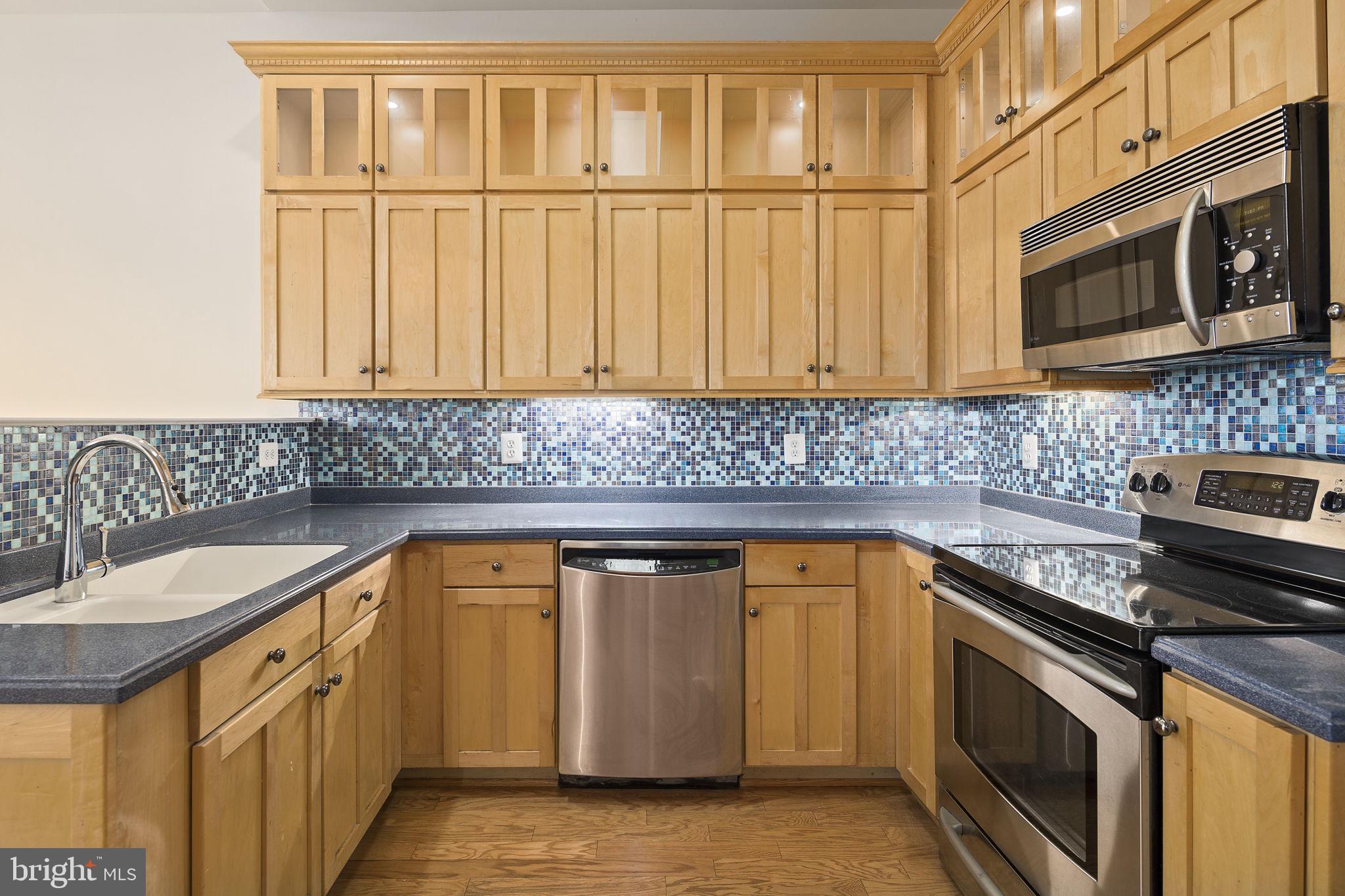 HIDDENBROOK - Residential