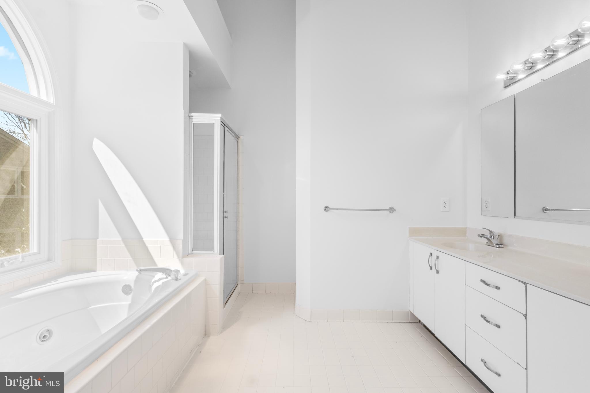 SUMMIT CHASE - Residential