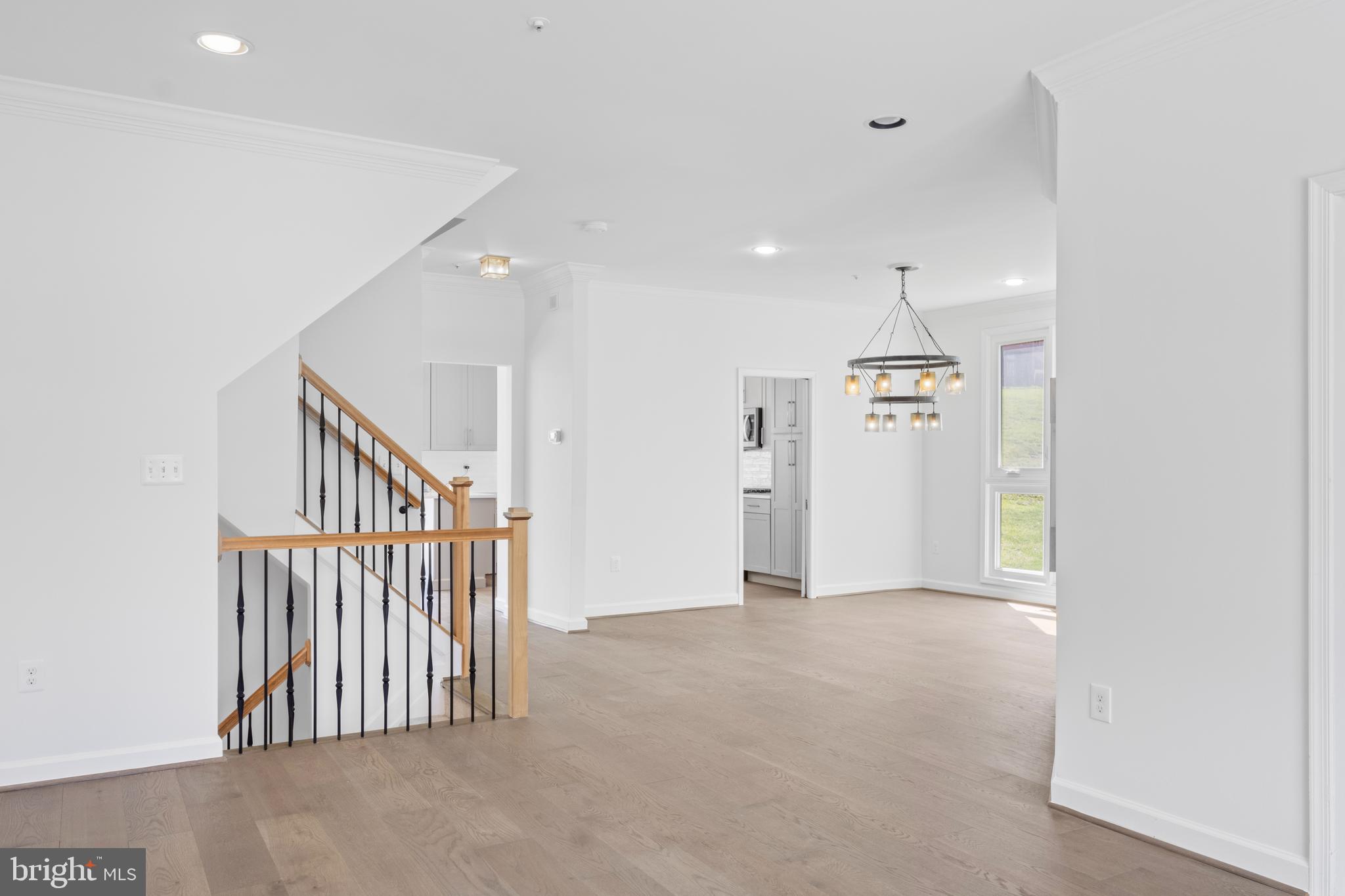 SUMMIT CHASE - Residential