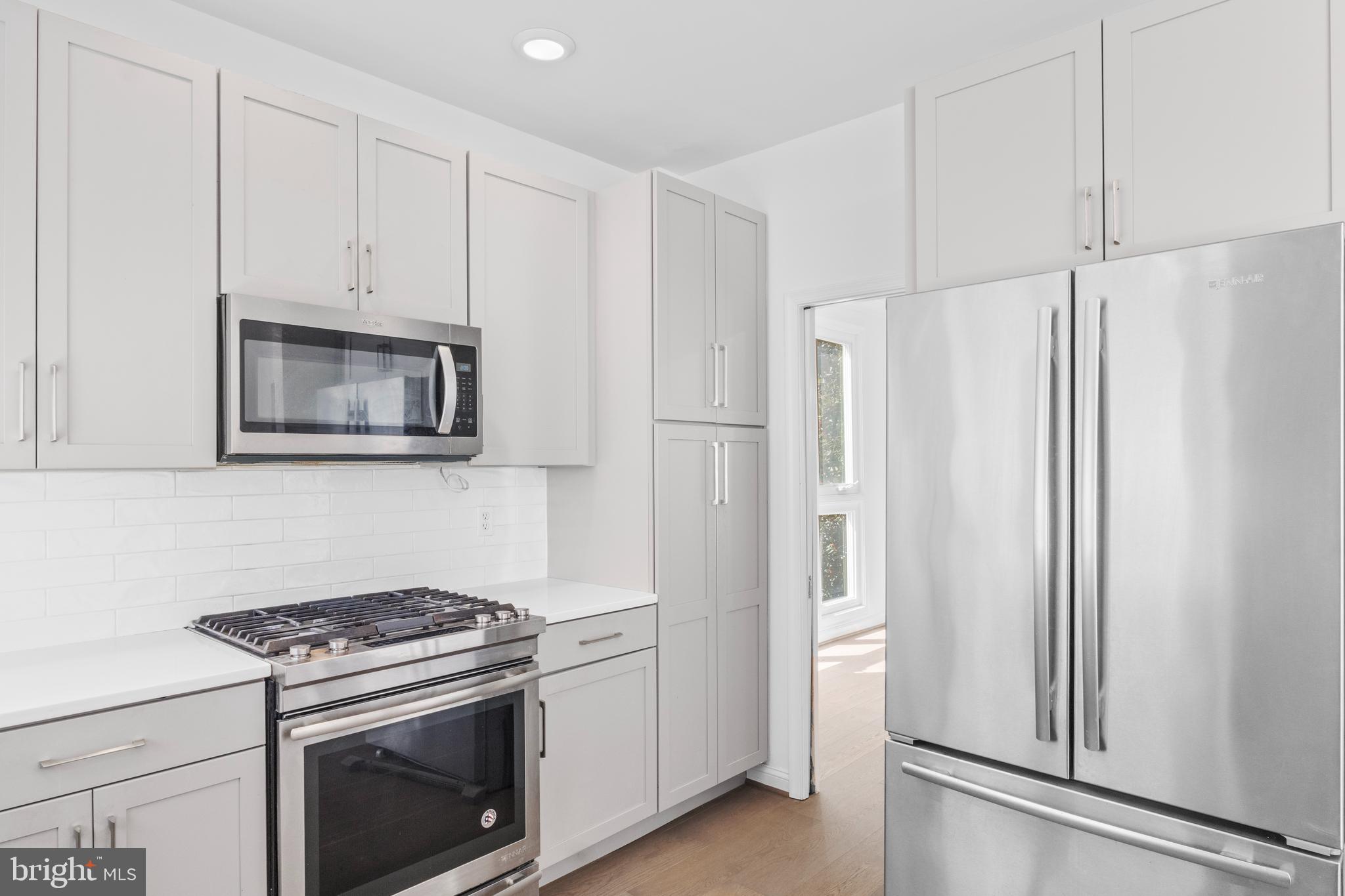 SUMMIT CHASE - Residential