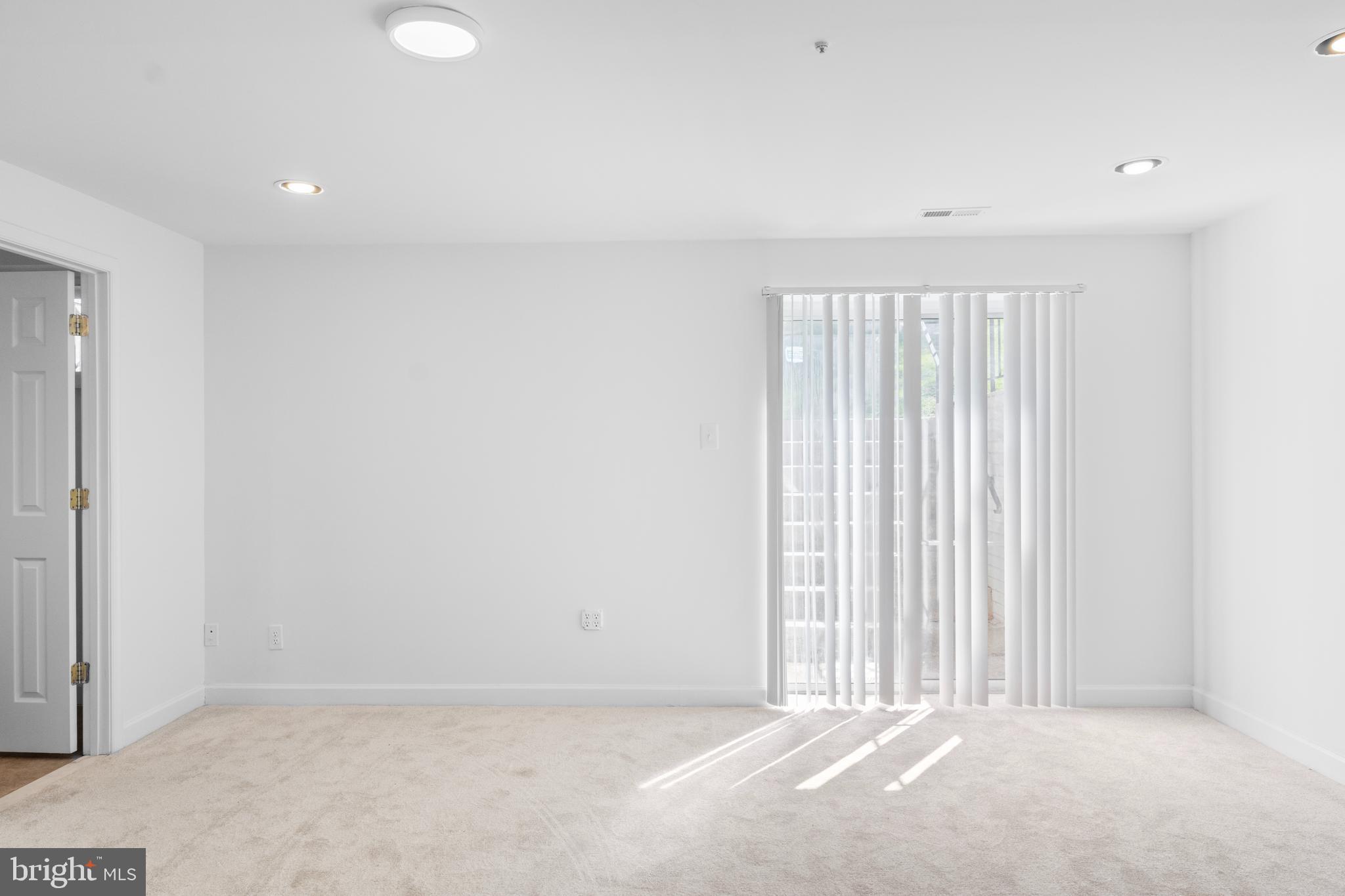 SUMMIT CHASE - Residential