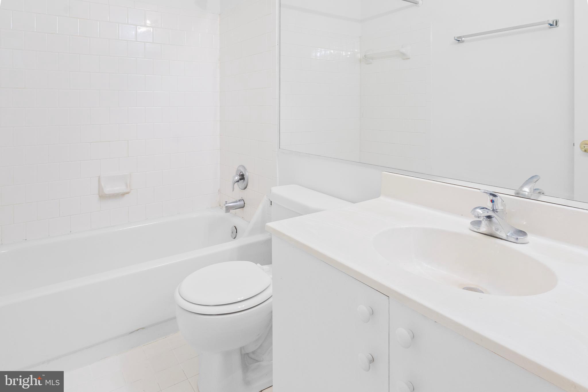 SUMMIT CHASE - Residential