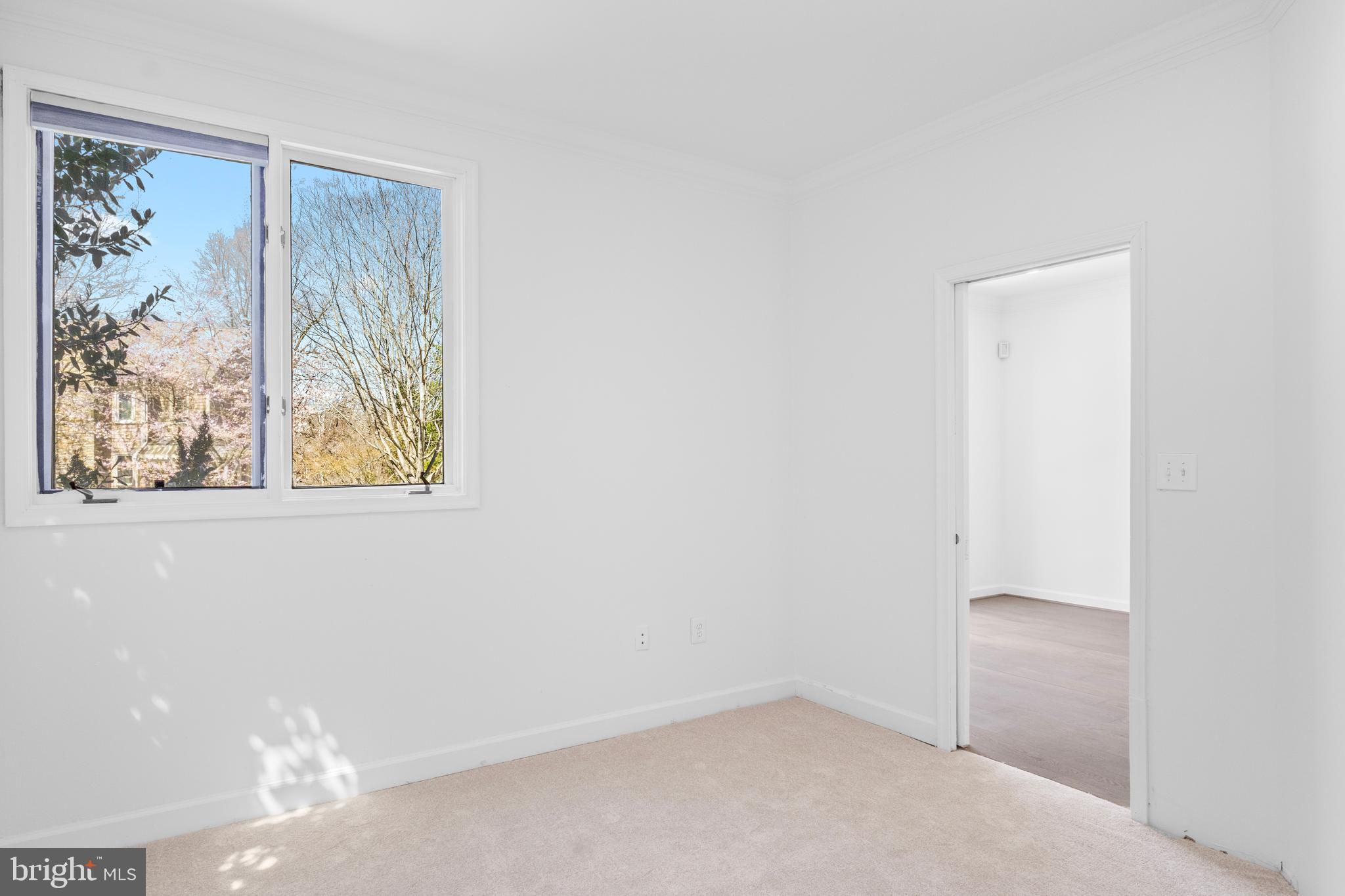 SUMMIT CHASE - Residential