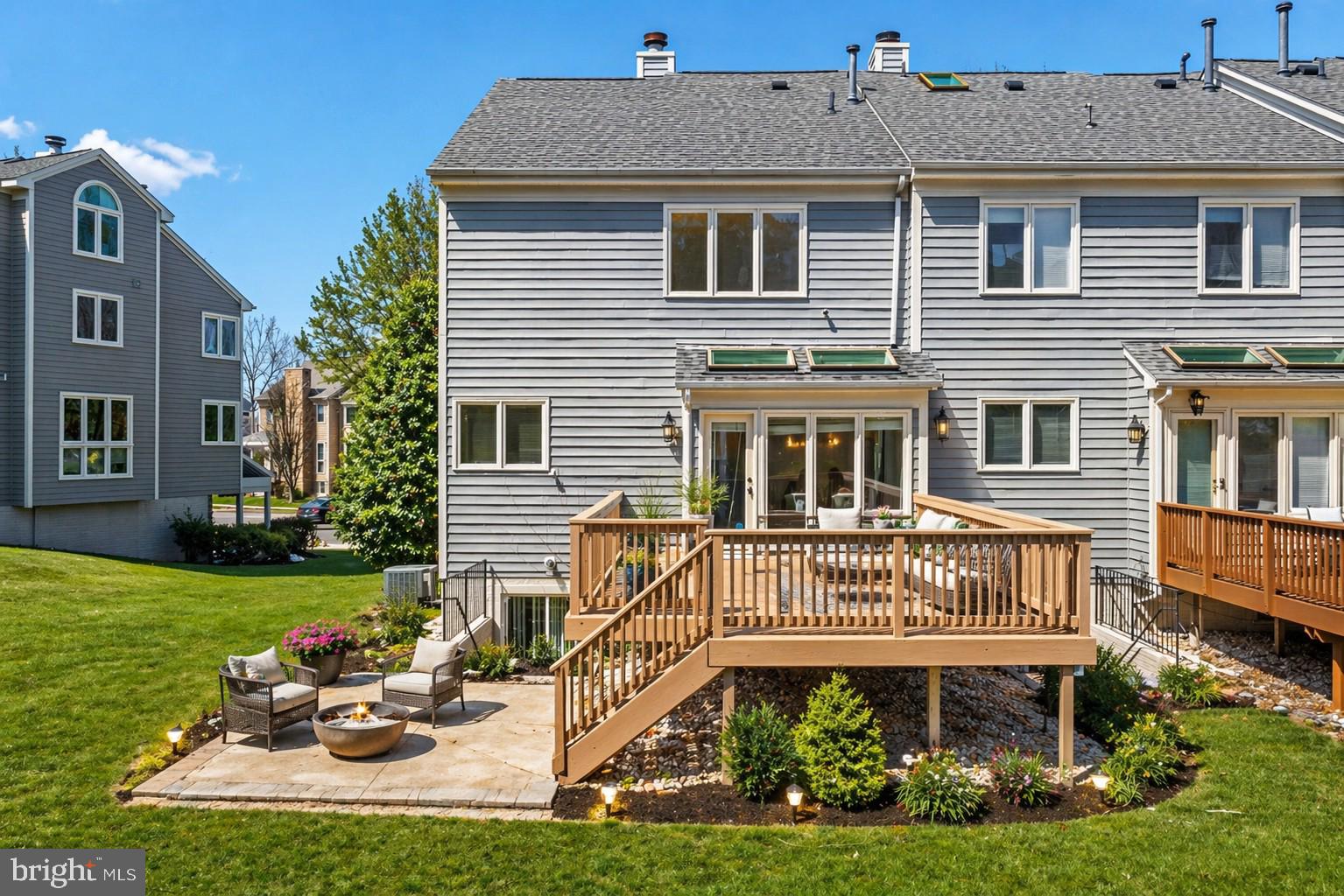 SUMMIT CHASE - Residential