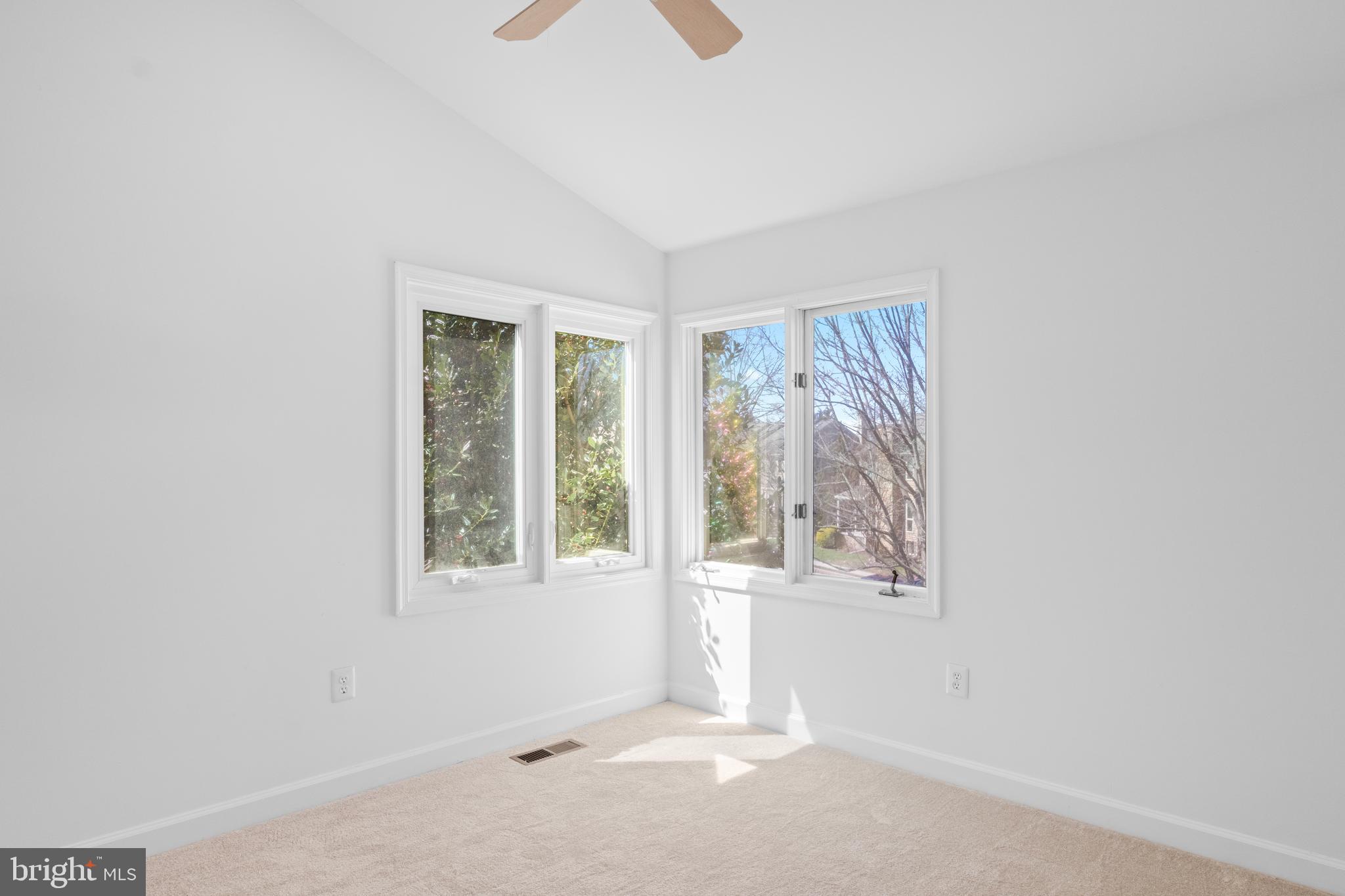 SUMMIT CHASE - Residential