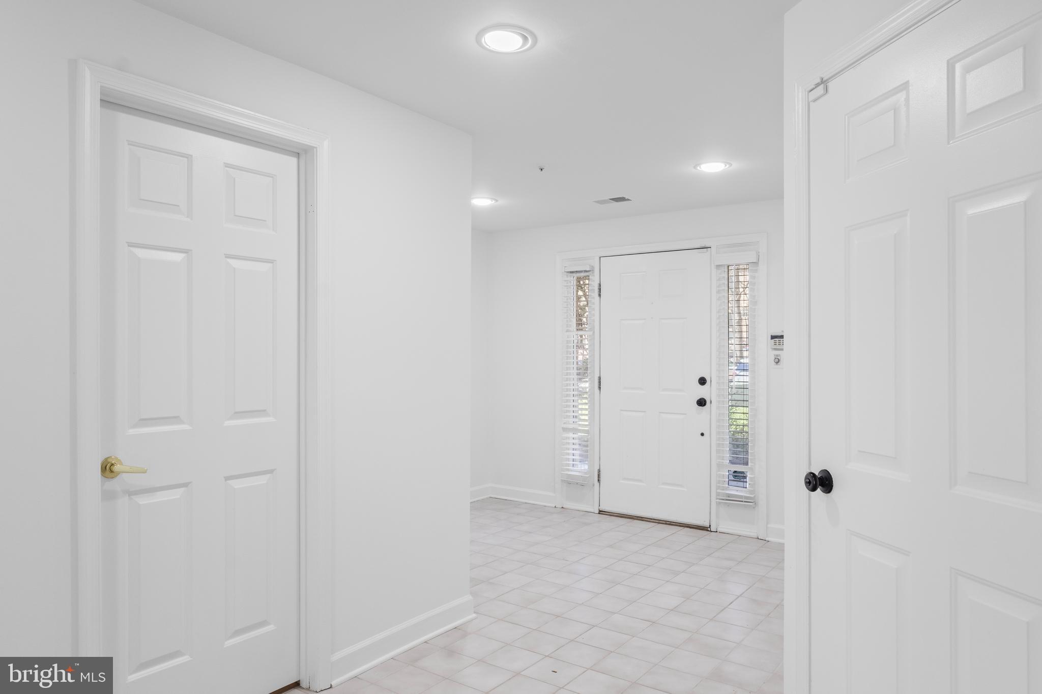 SUMMIT CHASE - Residential