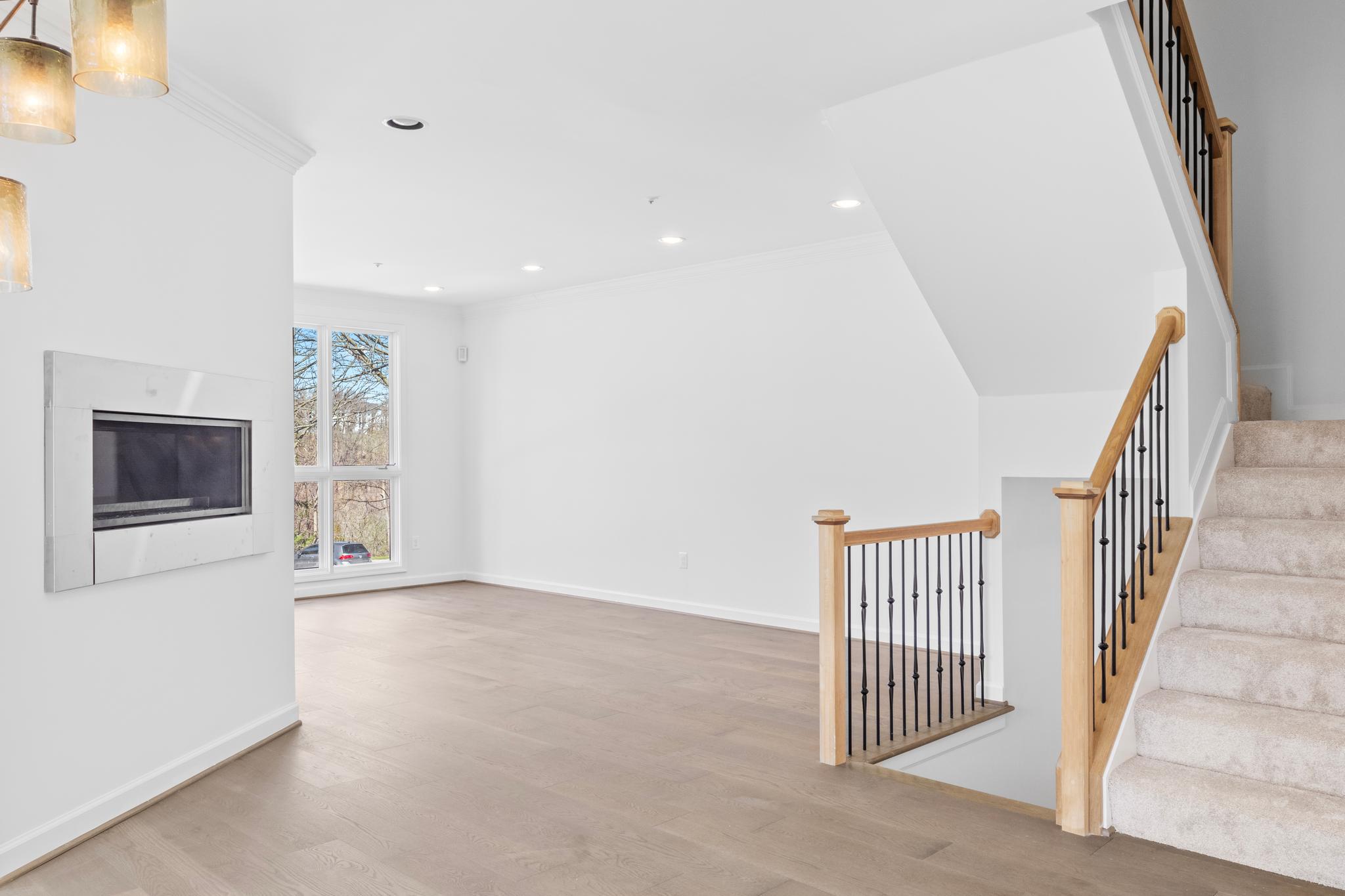 SUMMIT CHASE - Residential