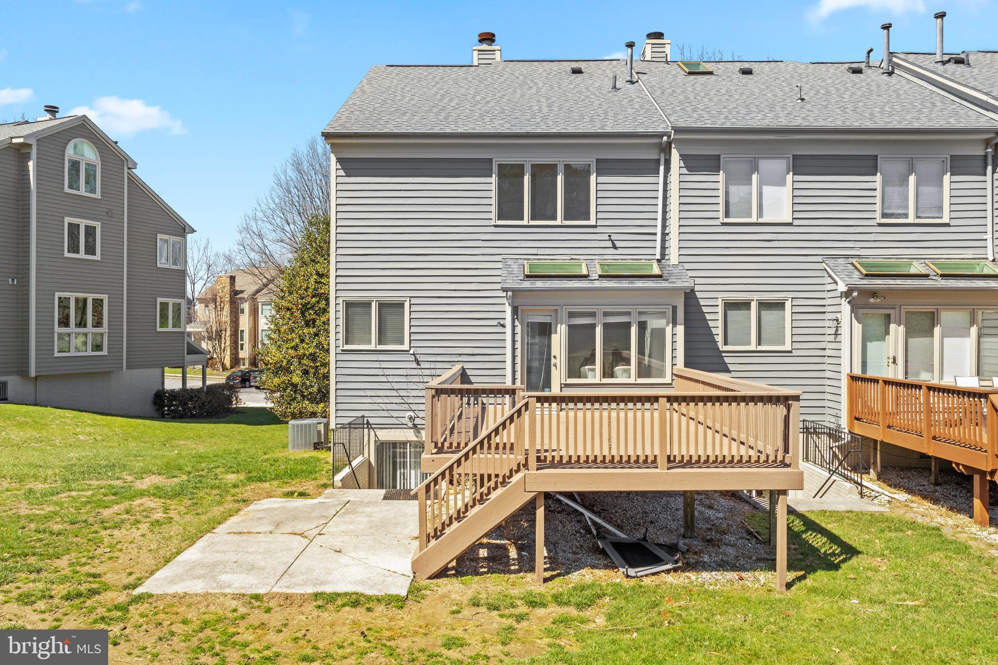 SUMMIT CHASE - Residential