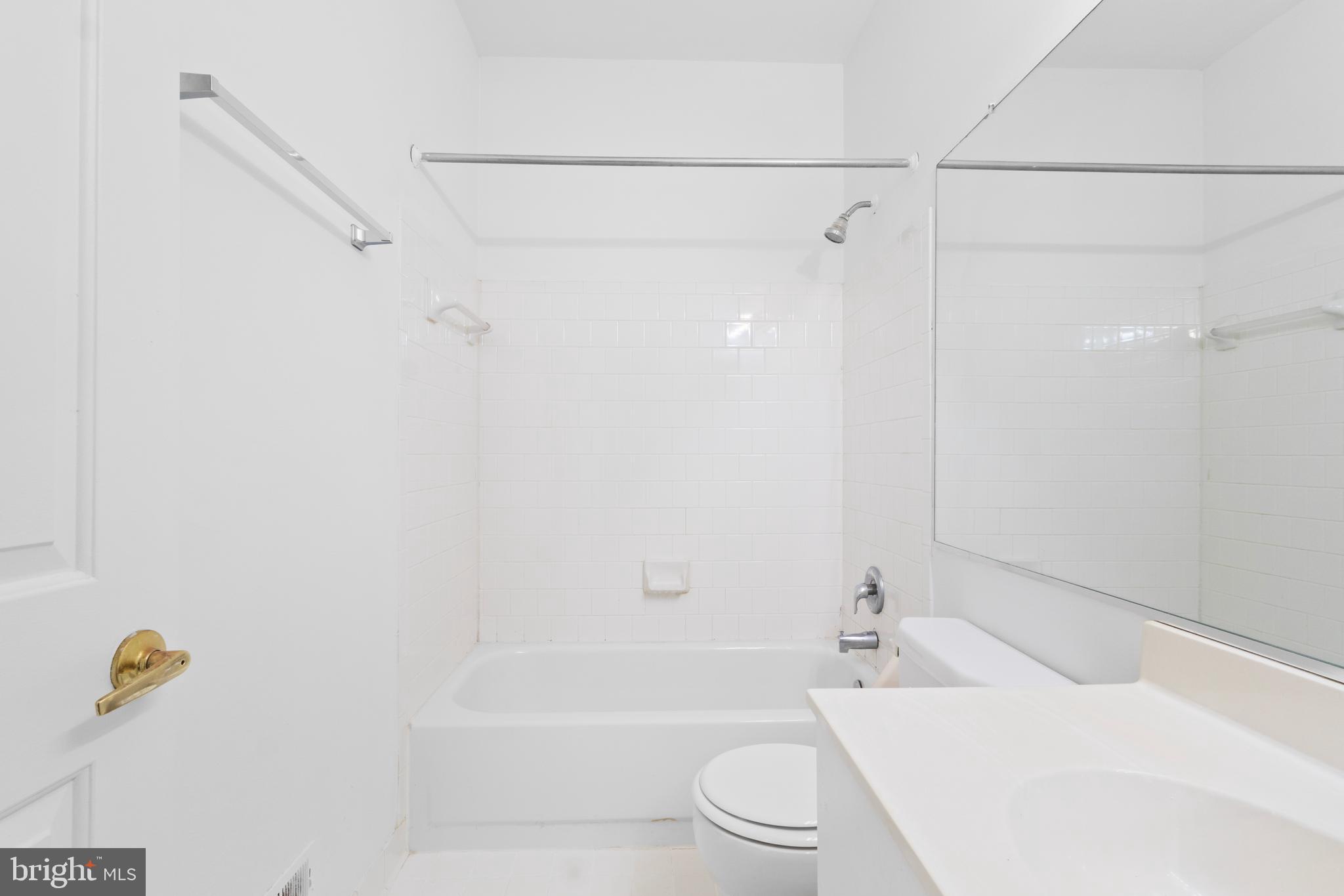 SUMMIT CHASE - Residential