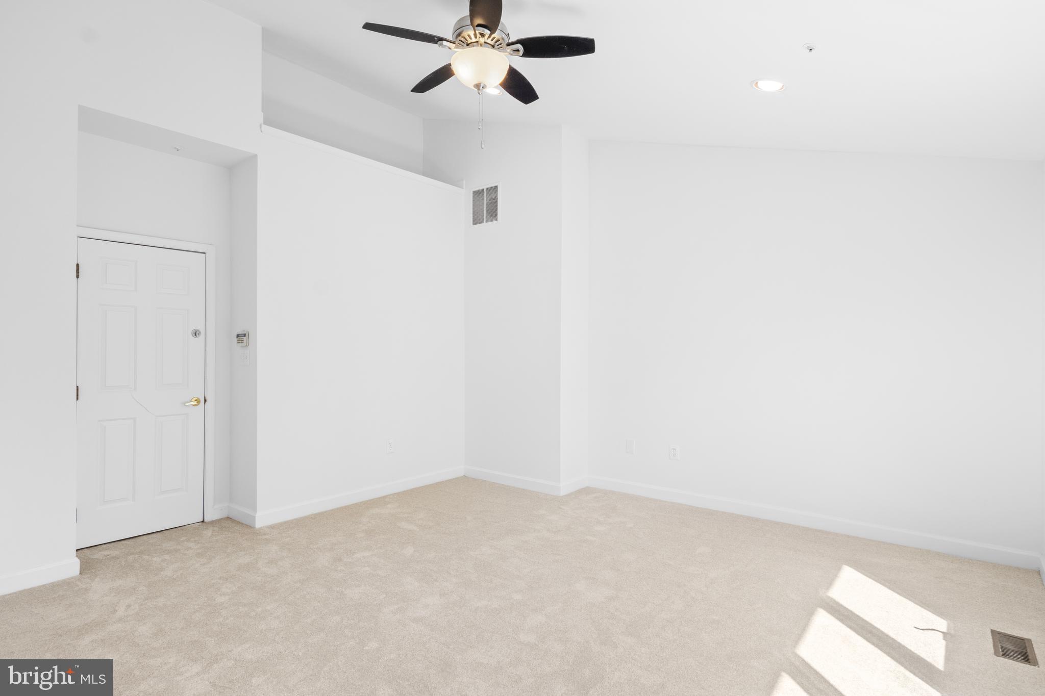 SUMMIT CHASE - Residential