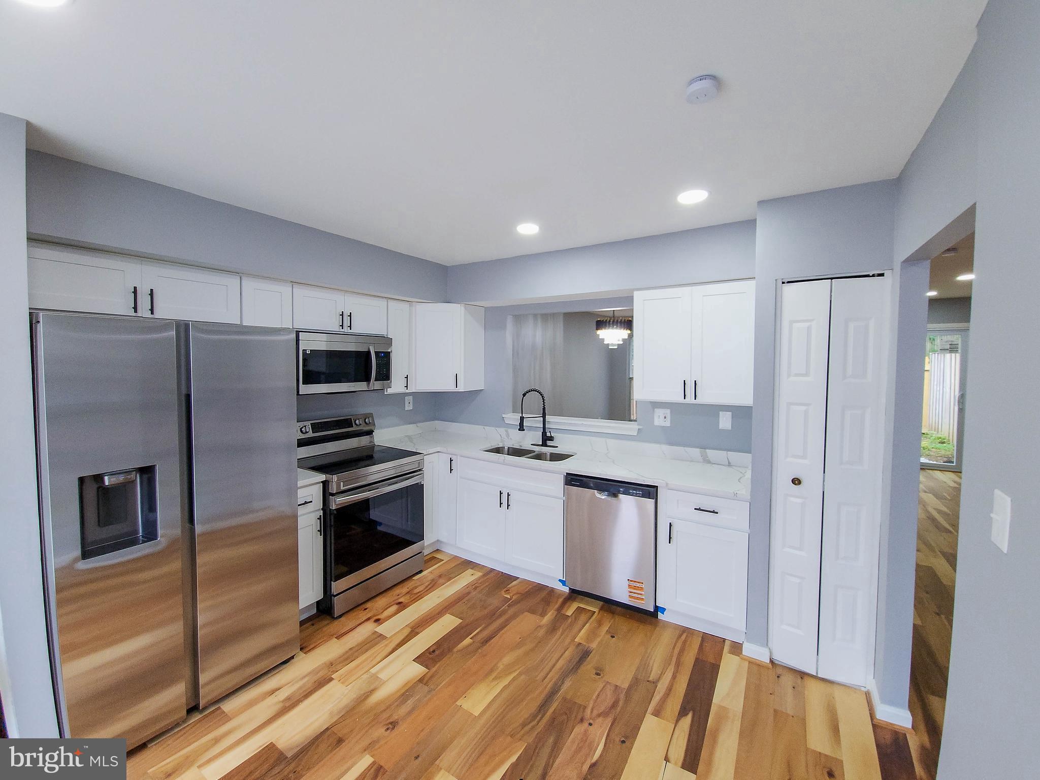 14826 LONDON LANE