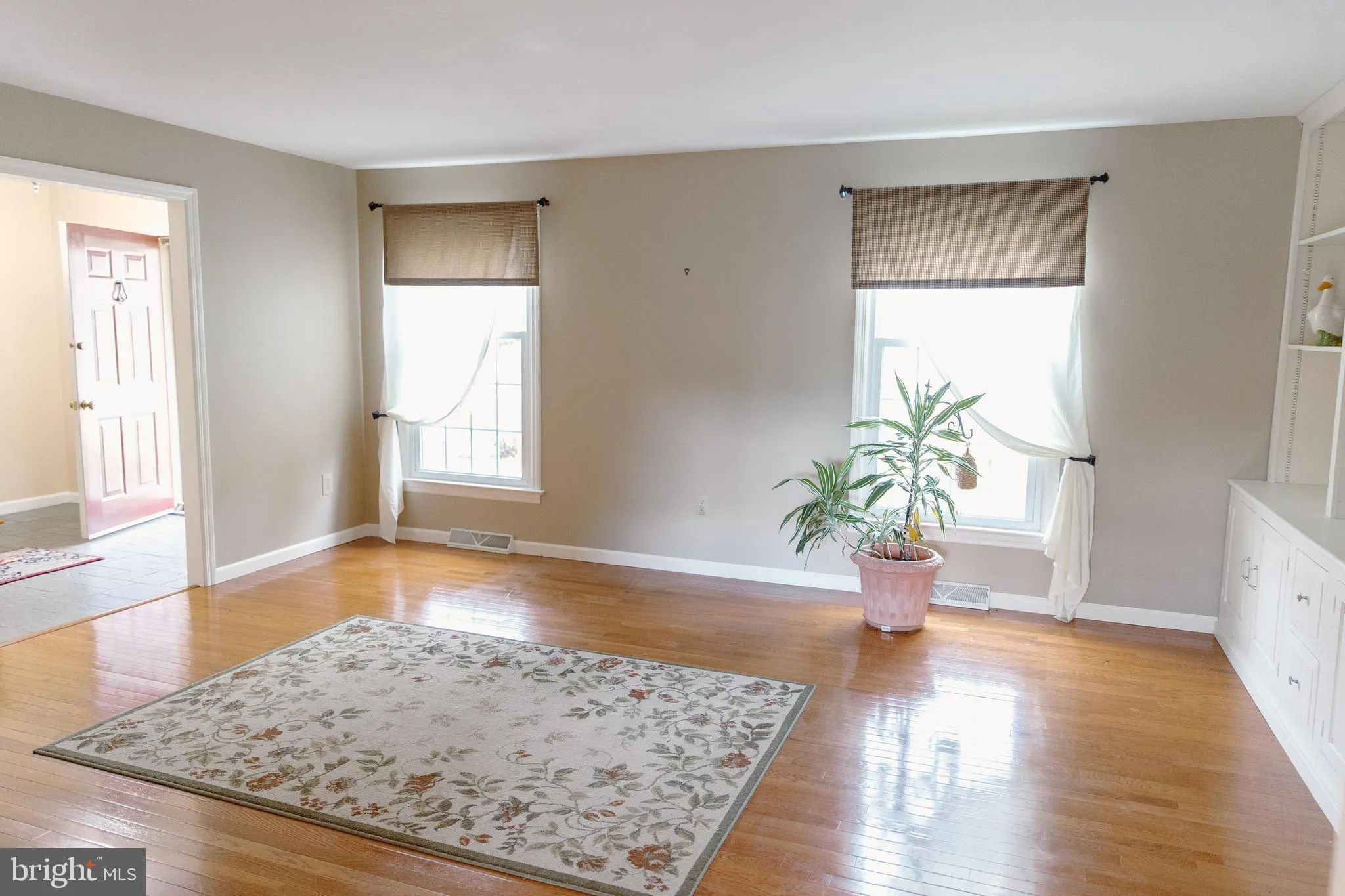 Leola, Pennsylvania 17540, United States, 3 Bedrooms Bedrooms, ,3 BathroomsBathrooms,Residential,Pending,22871