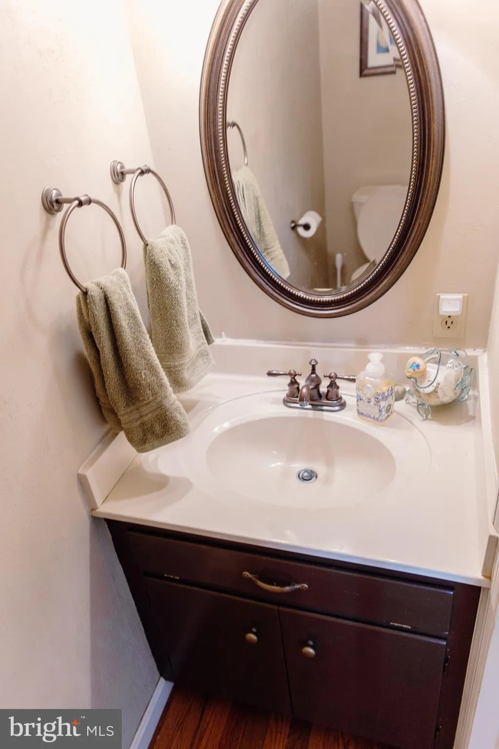 Leola, Pennsylvania 17540, United States, 3 Bedrooms Bedrooms, ,3 BathroomsBathrooms,Residential,Pending,22871