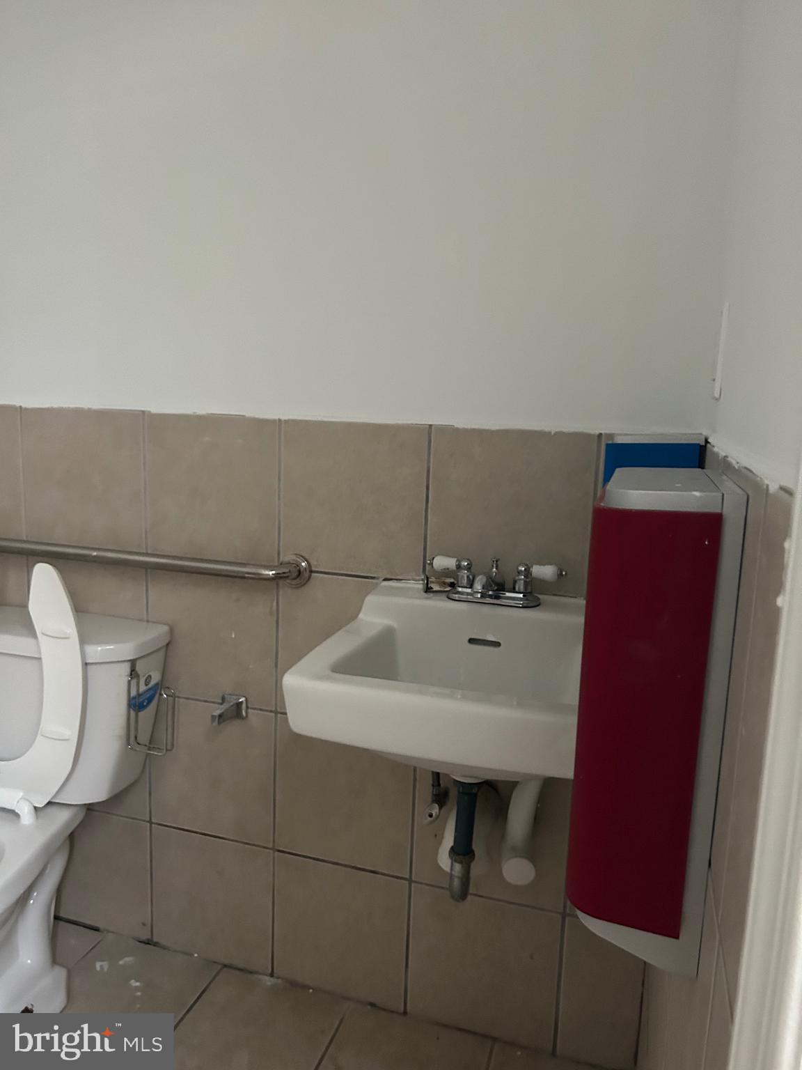 POINT BREEZE - Commercial Lease