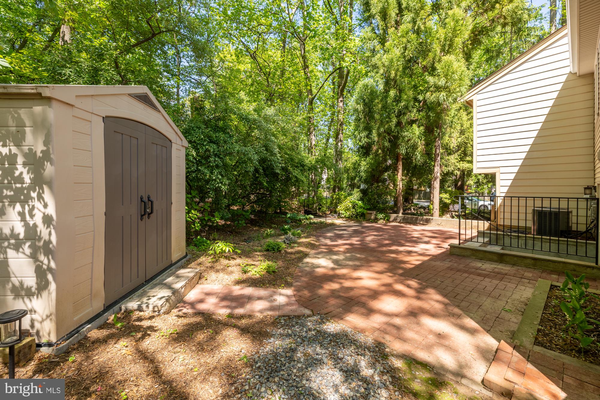 BURKE CENTRE - Residential