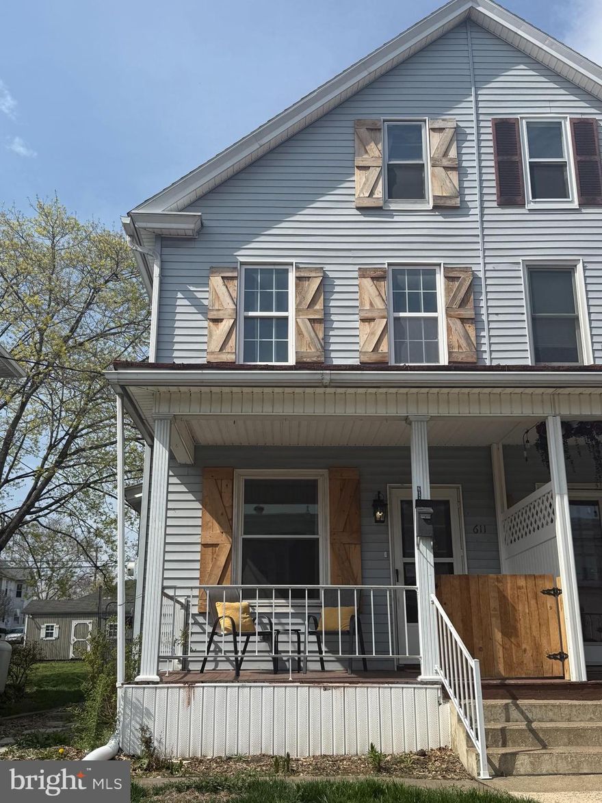 Nestled on a one way street is this freshly painted 3 bedroom 2 bath home just waiting for its new owners to finish what's already been started.  This home has new flooring, an updated upstairs full bath and a fenced rear yard.  Don't miss your chance, schedule your showing today.