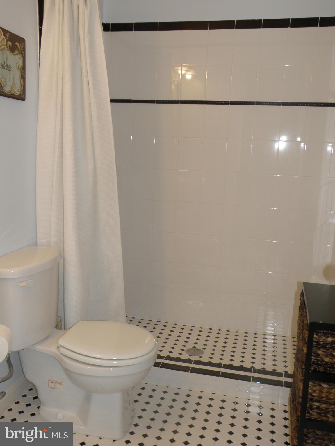 RIDGEFIELD VILLAGE - Residential