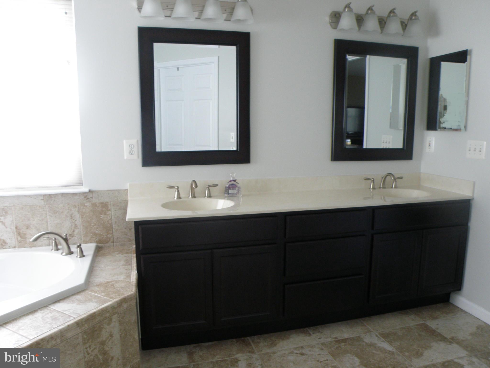 RIDGEFIELD VILLAGE - Residential