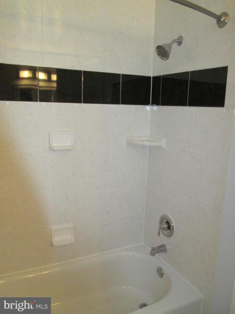 OLD TOWN - Residential Lease