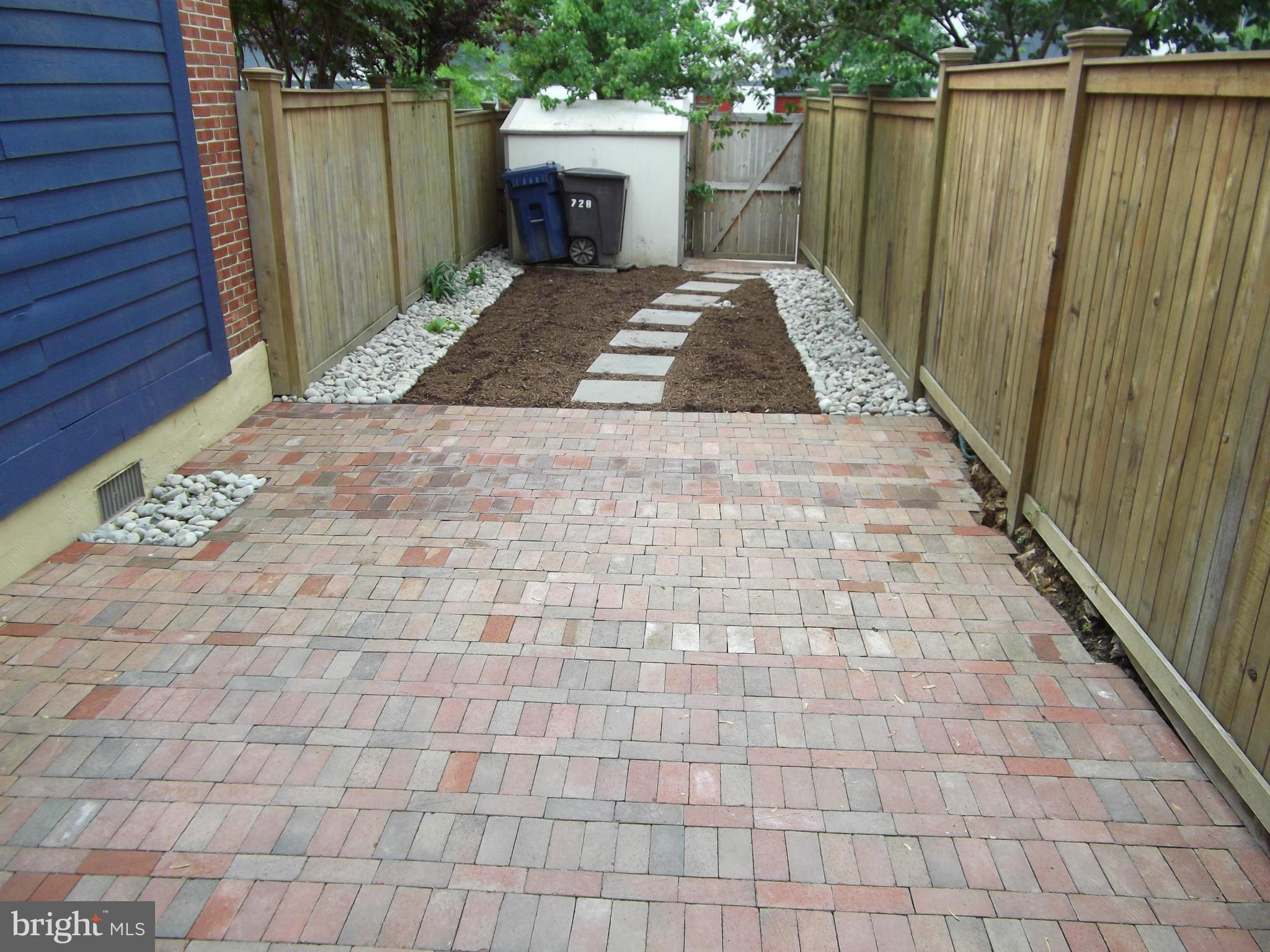 OLD TOWN - Residential Lease