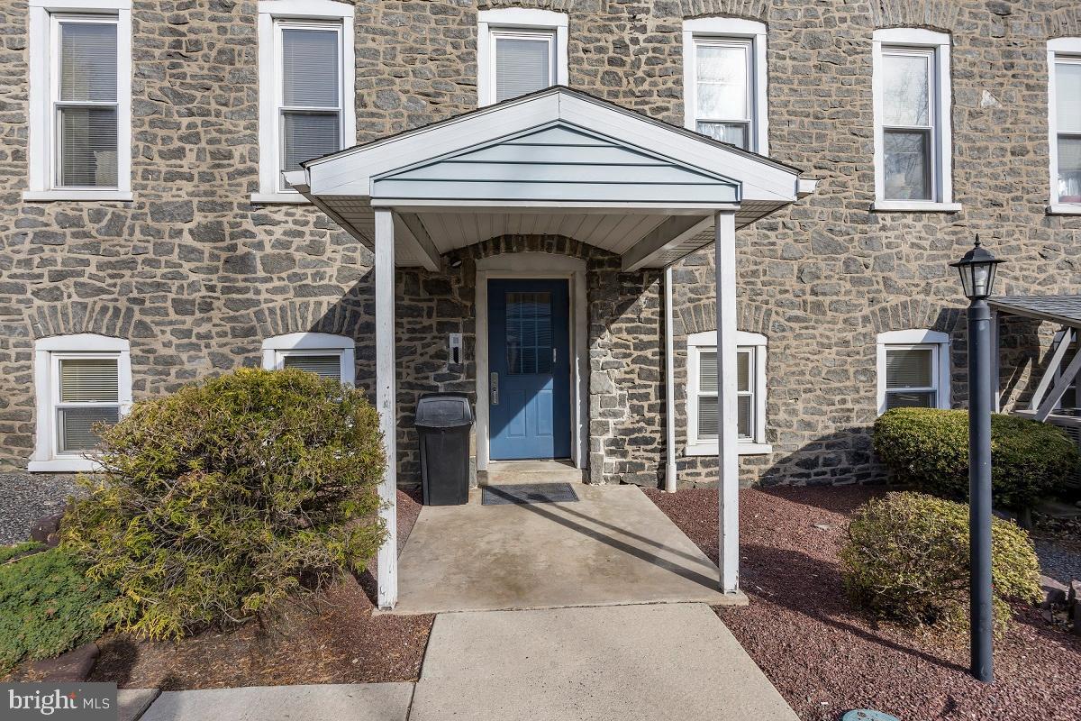3183 MAIN STREET 3