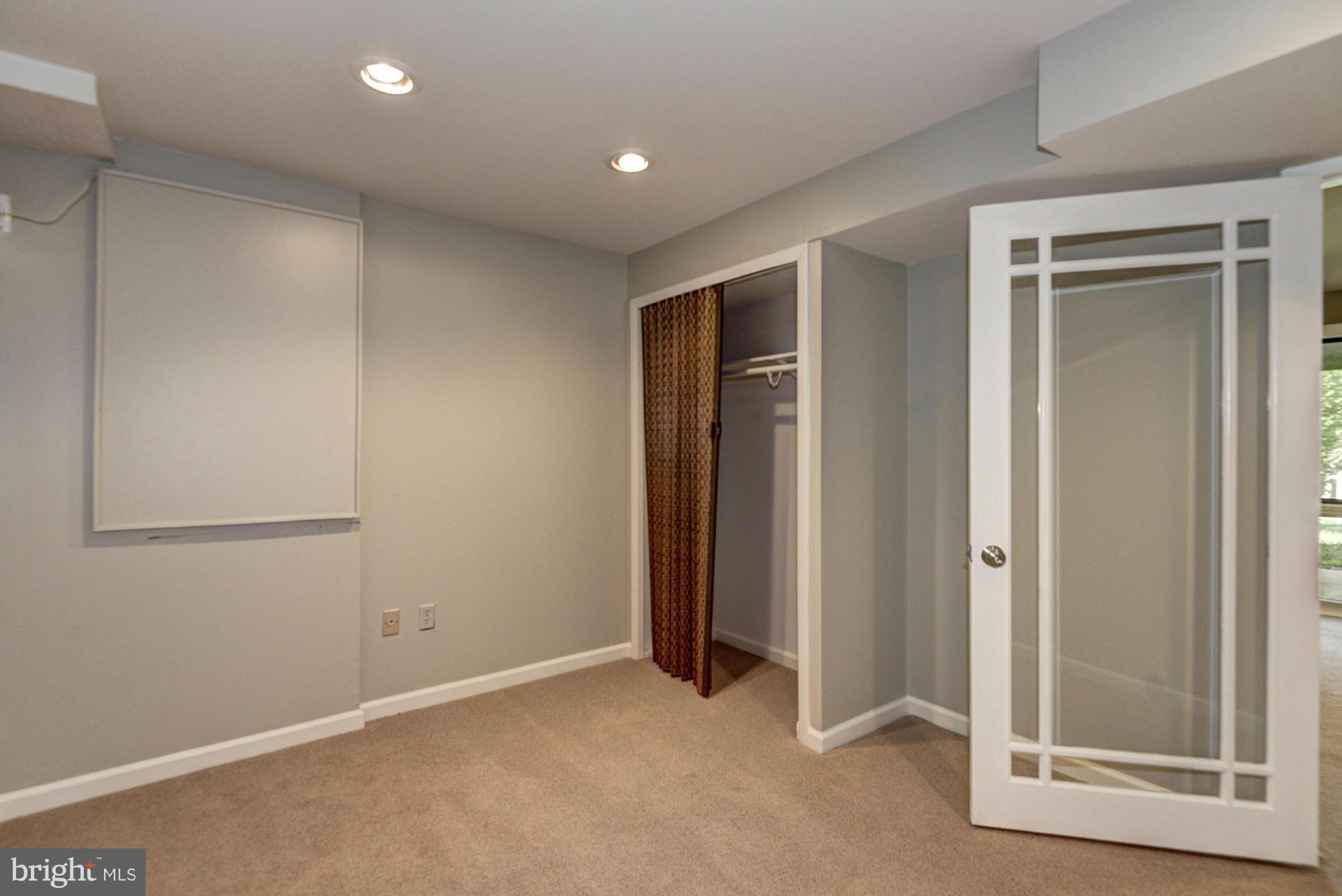 HOBBITS GLEN - Residential