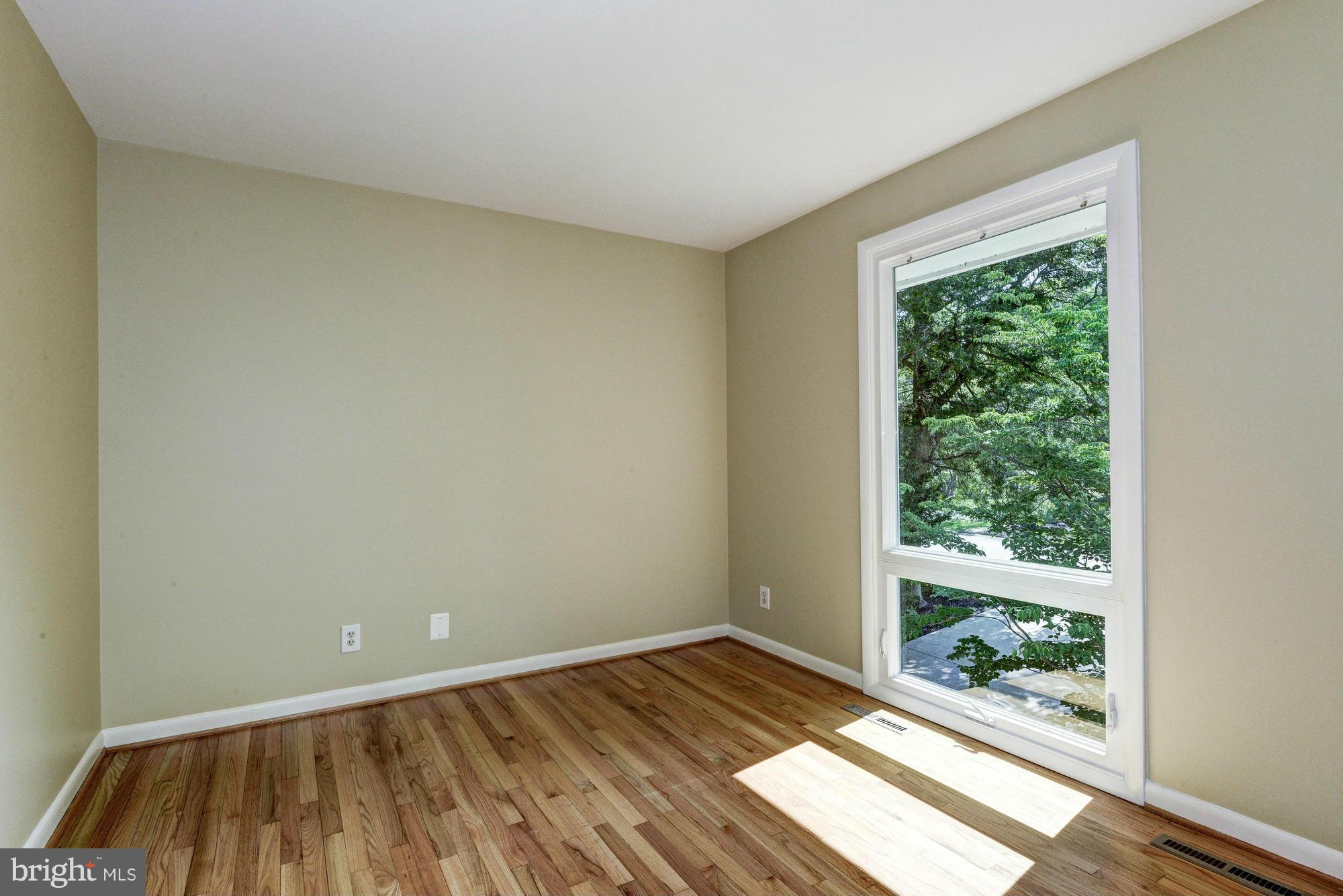 HOBBITS GLEN - Residential