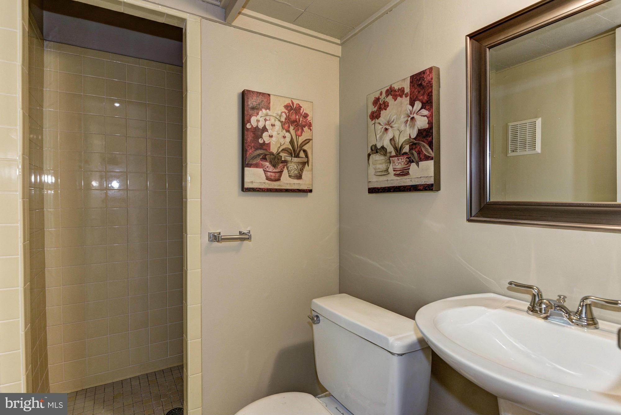 HOBBITS GLEN - Residential