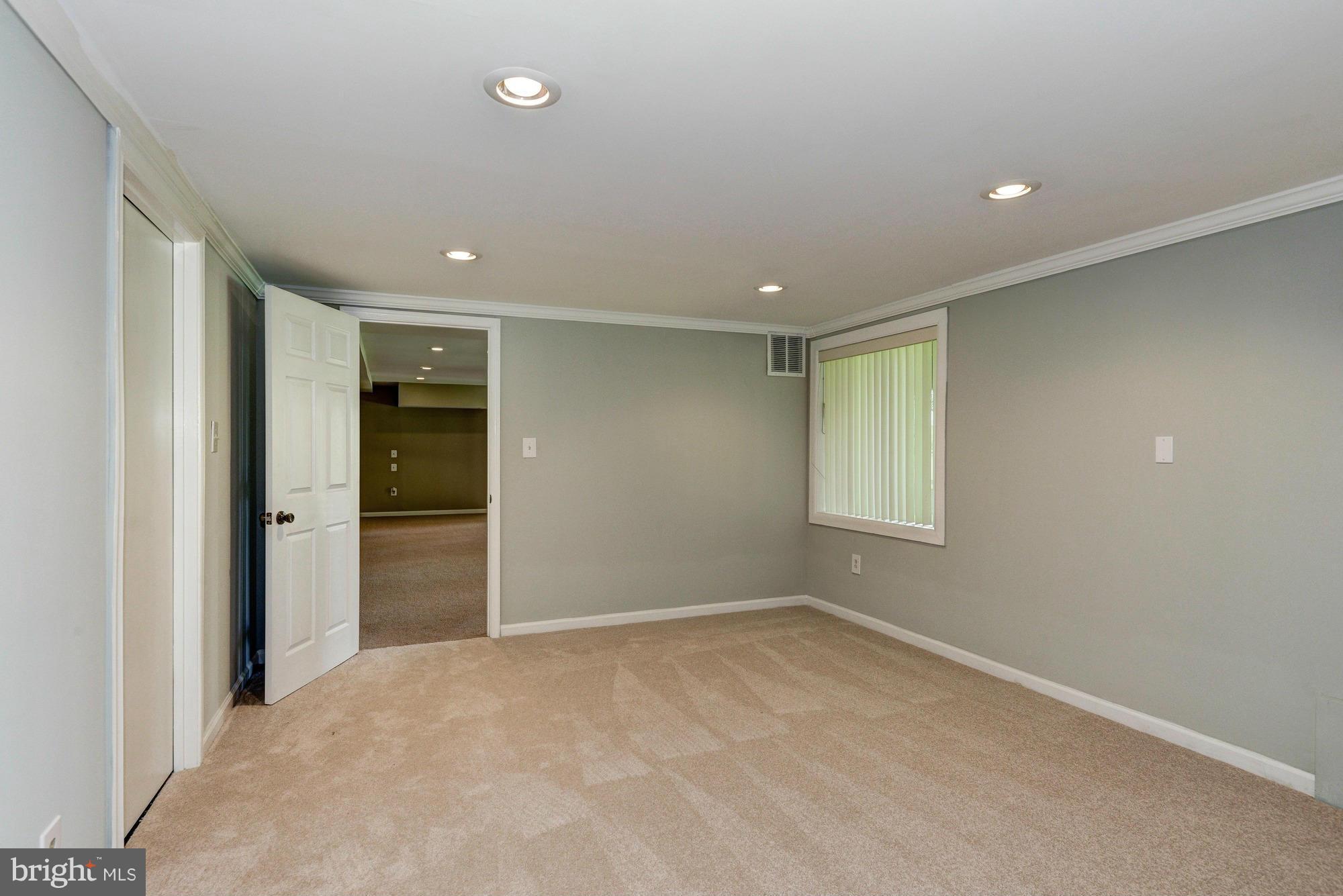 HOBBITS GLEN - Residential