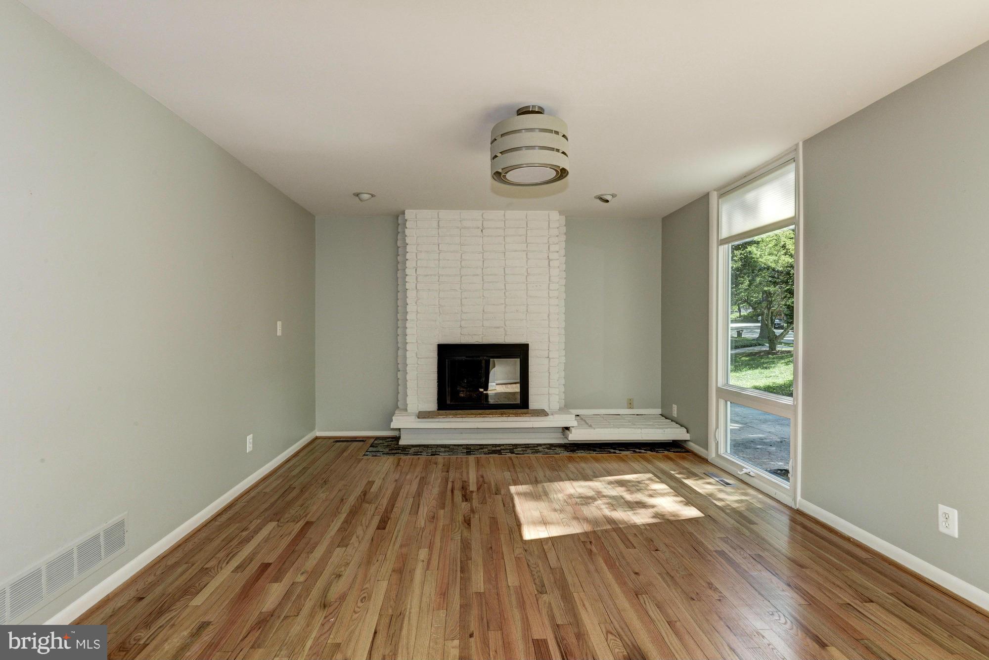 HOBBITS GLEN - Residential