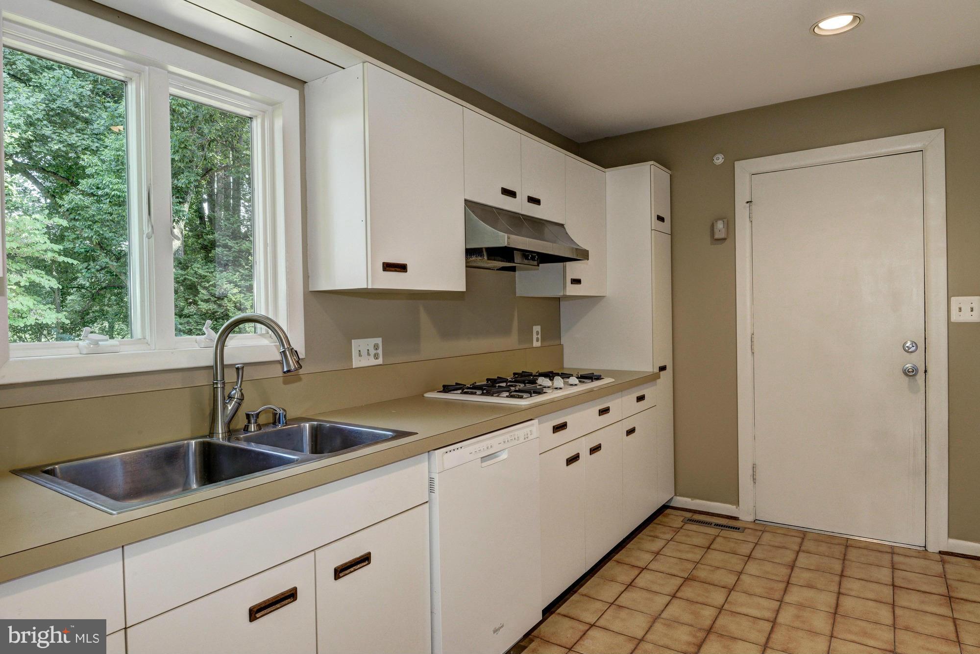 HOBBITS GLEN - Residential