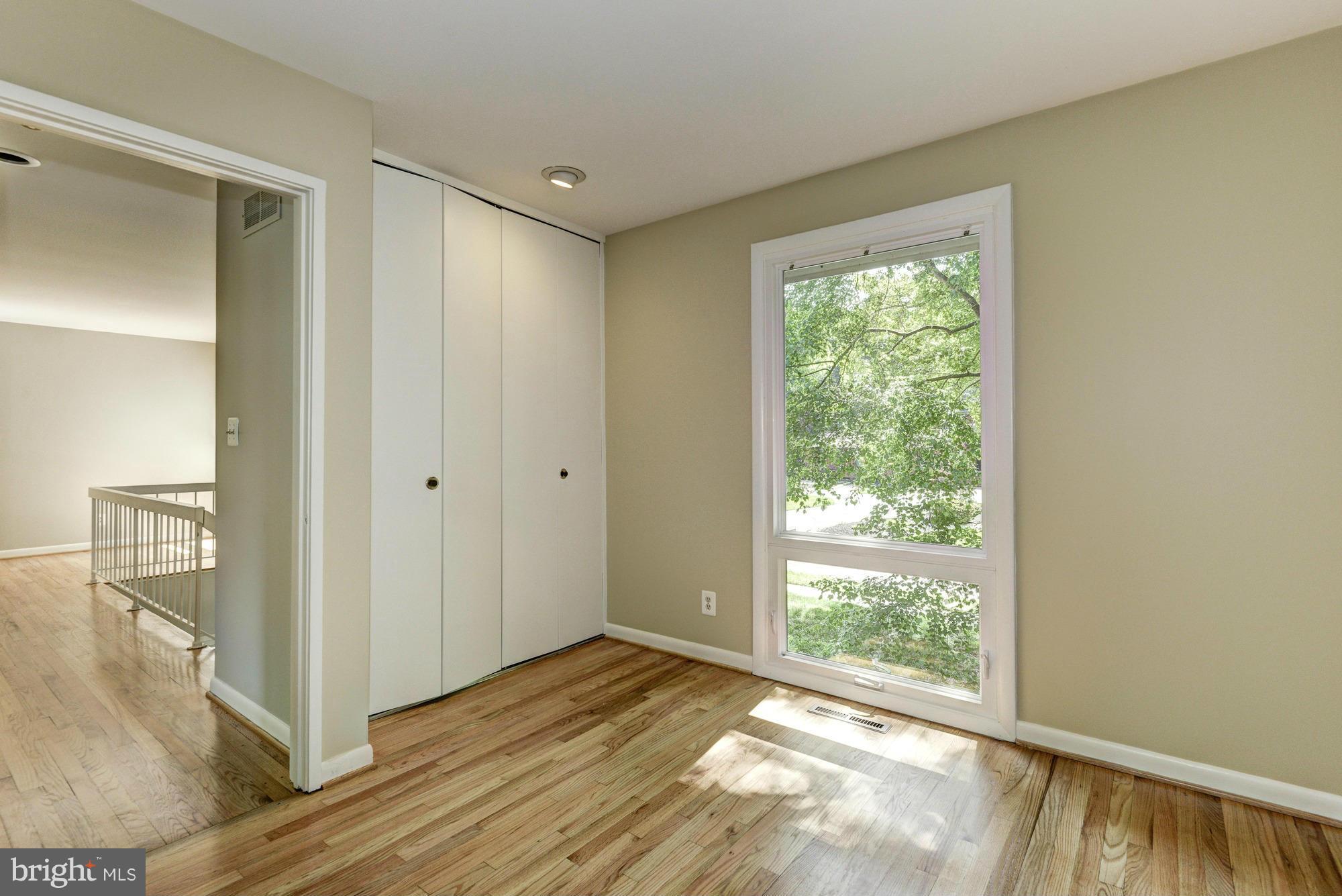 HOBBITS GLEN - Residential