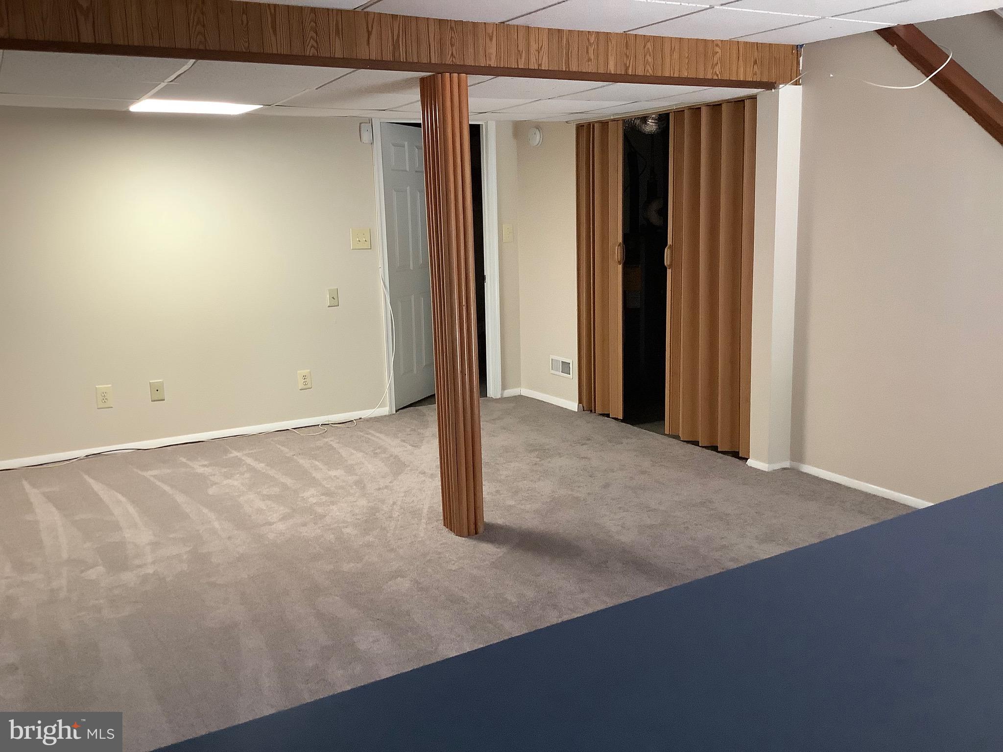 VILLAGE OF NEARBROOK - Residential Lease