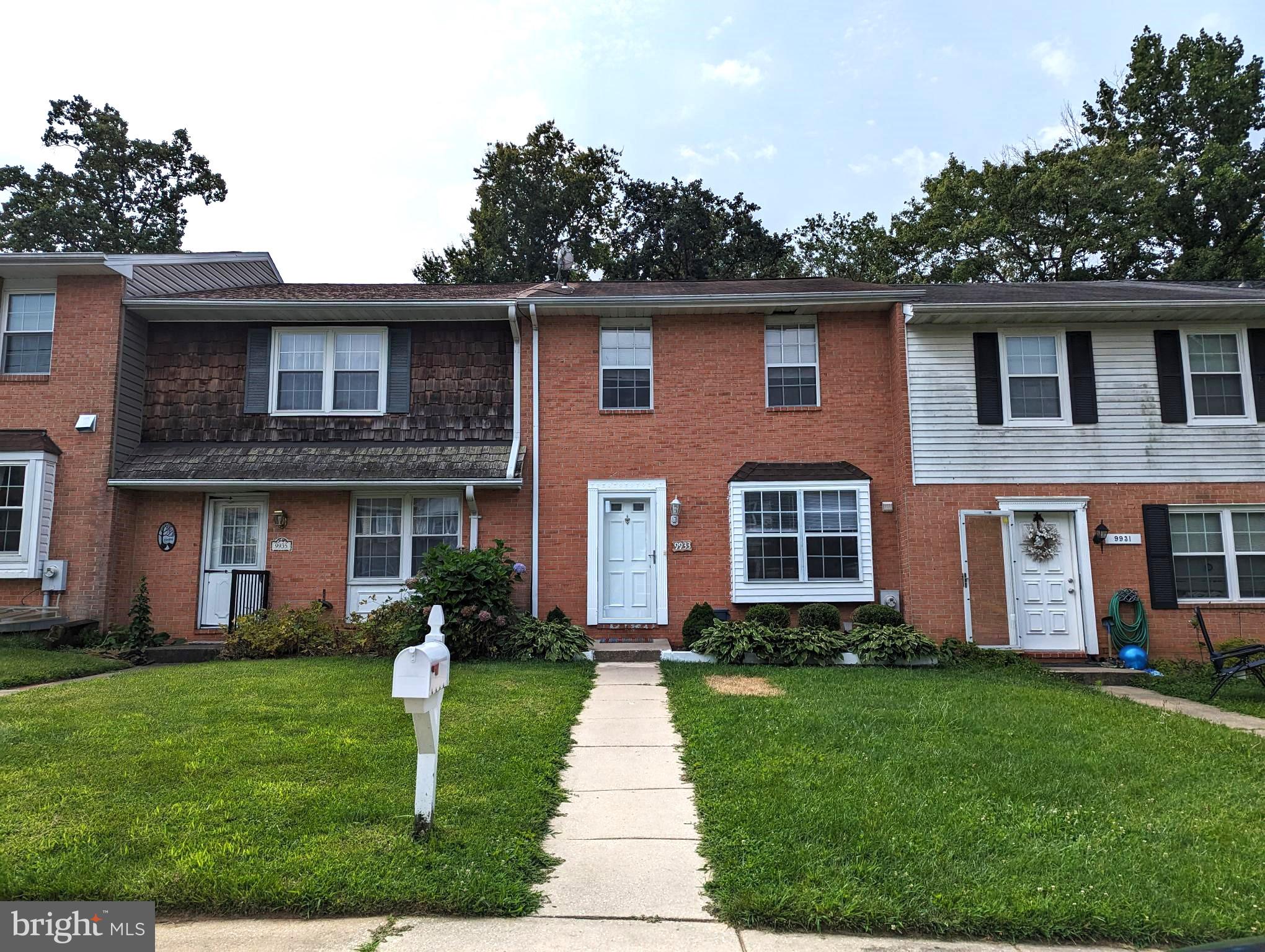 VILLAGE OF NEARBROOK - Residential Lease