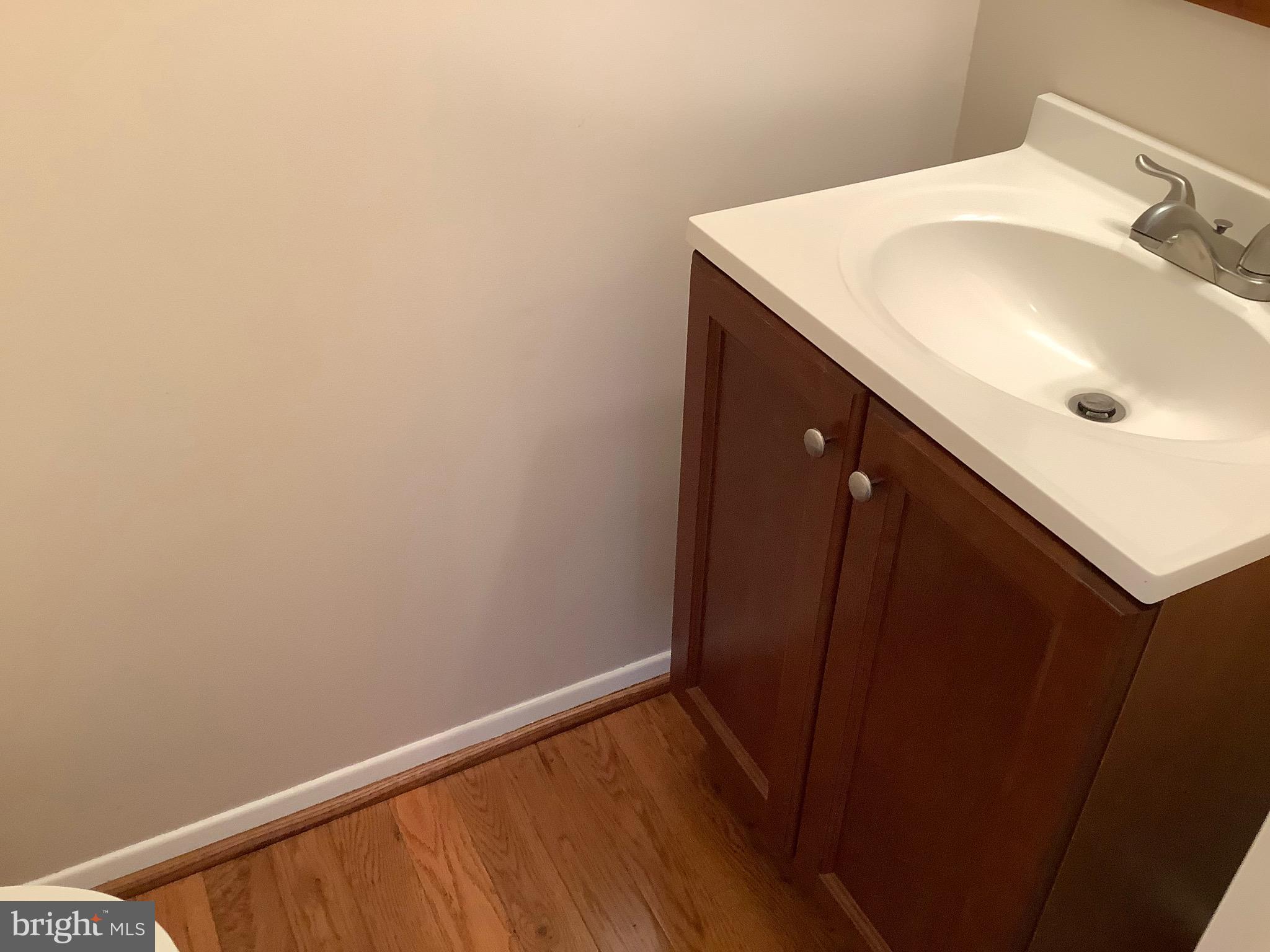 VILLAGE OF NEARBROOK - Residential Lease