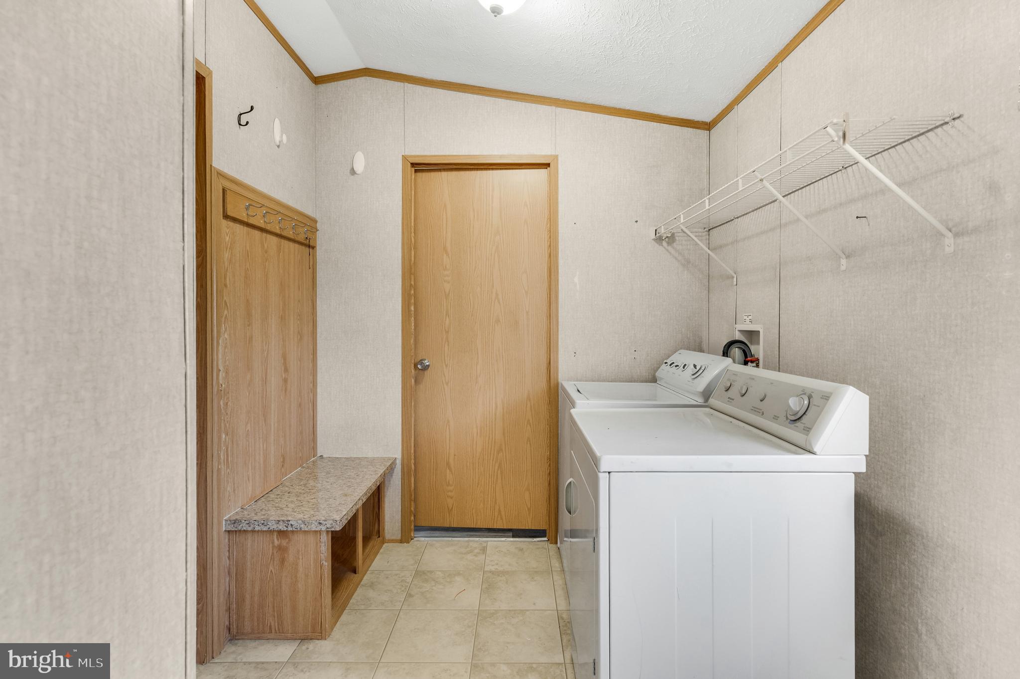 MAR WIN MANOR - Residential